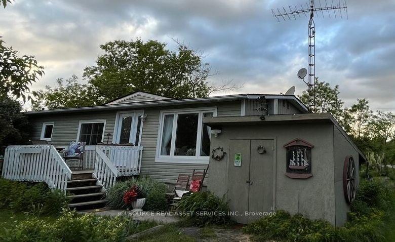 10 Lakeside Drive, Prince Edward County — Detached for sale, photo 1
