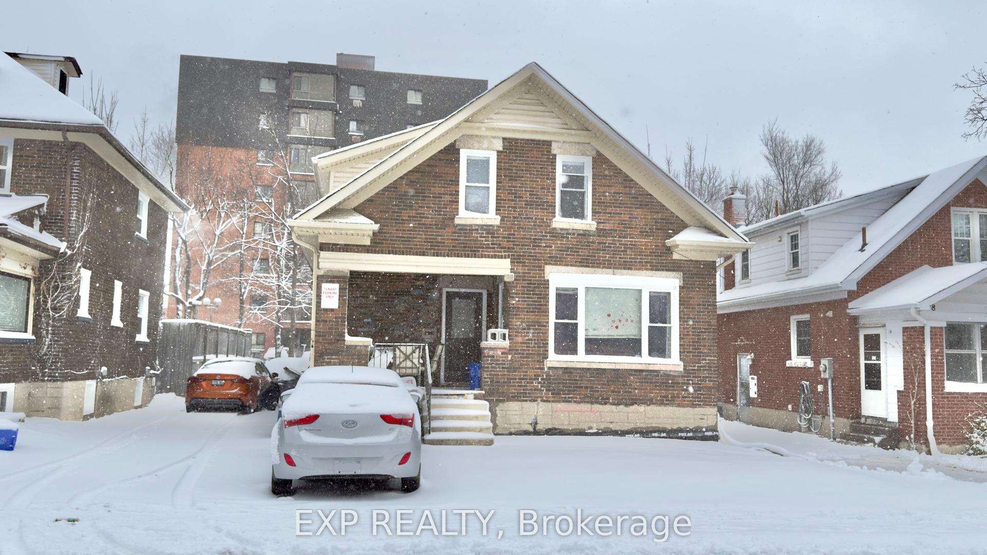 16 Marshall Street, Waterloo — Detached for lease, photo 1