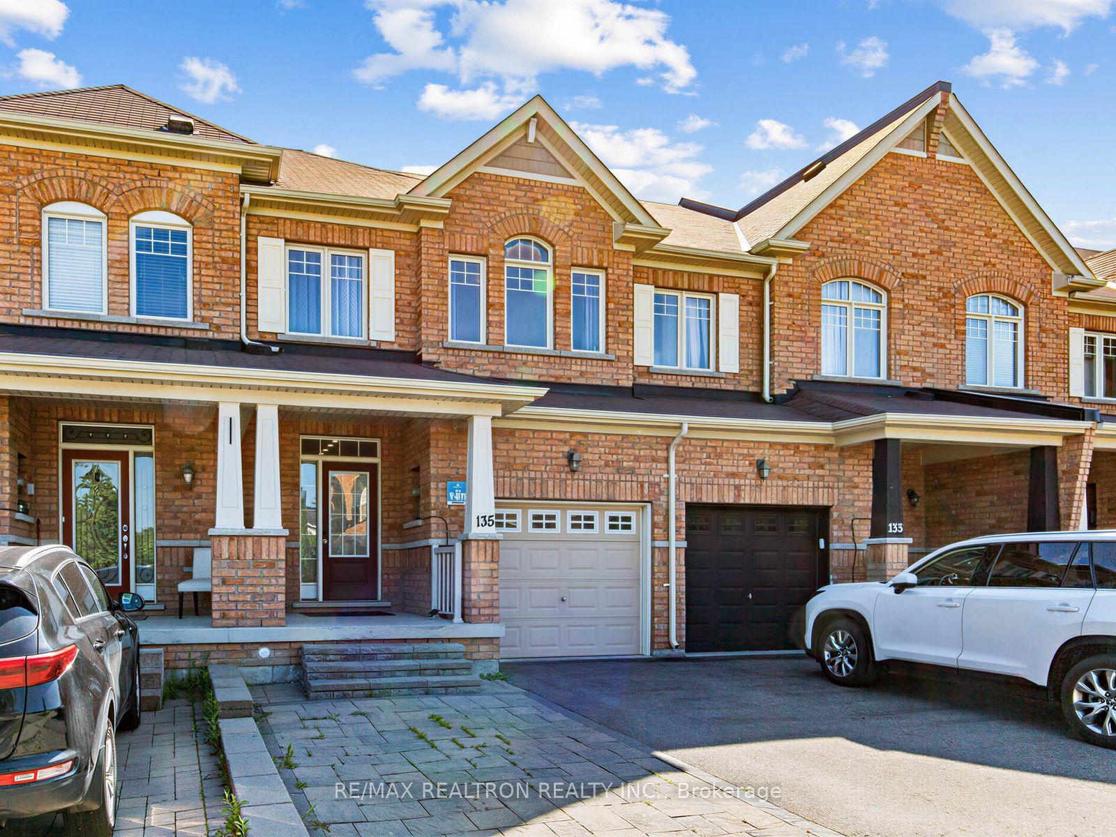 135 Windrow Street, Richmond Hill — Townhouse for sale, photo 1