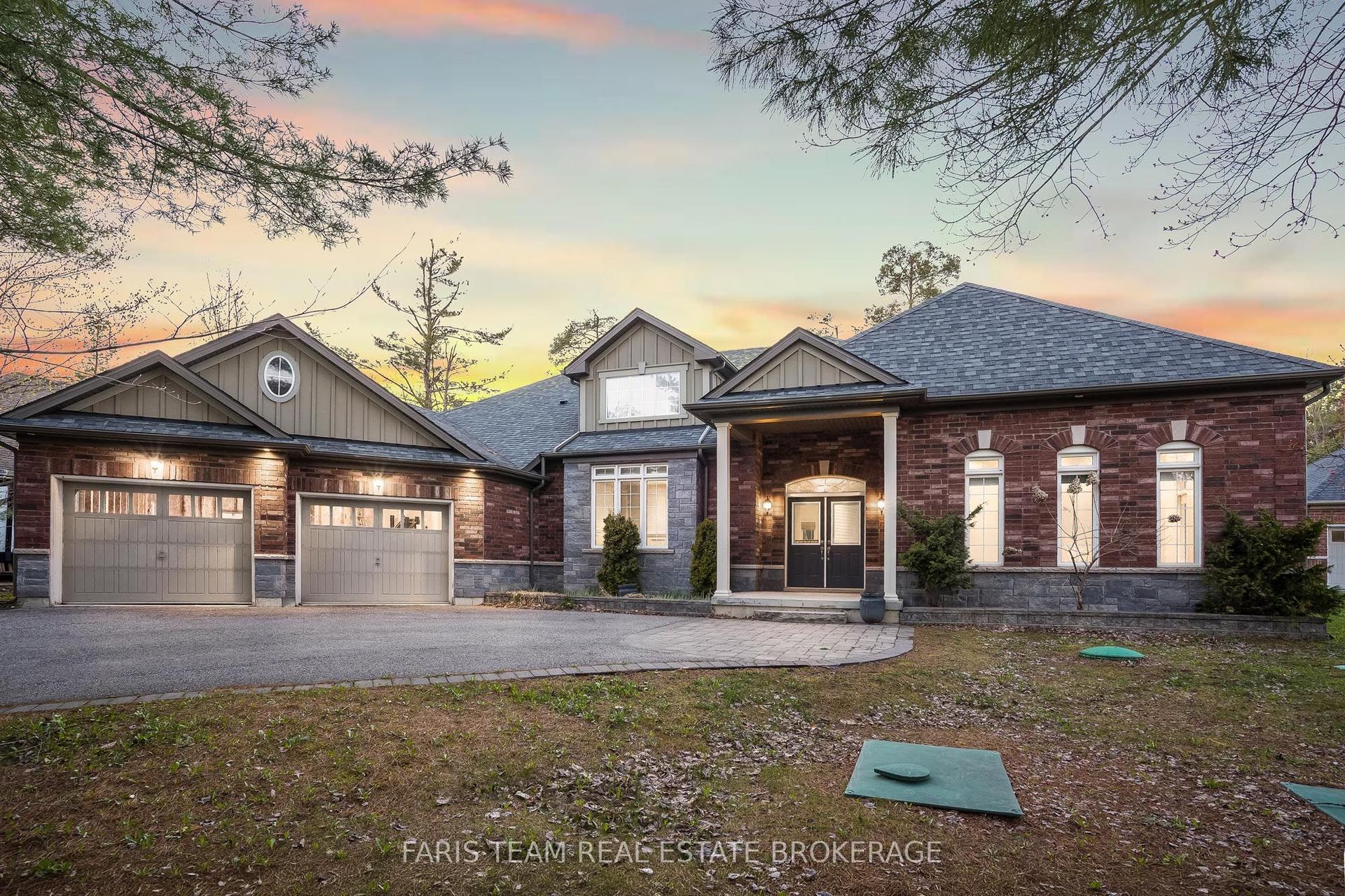 4 Diamond Valley Drive — photo 1