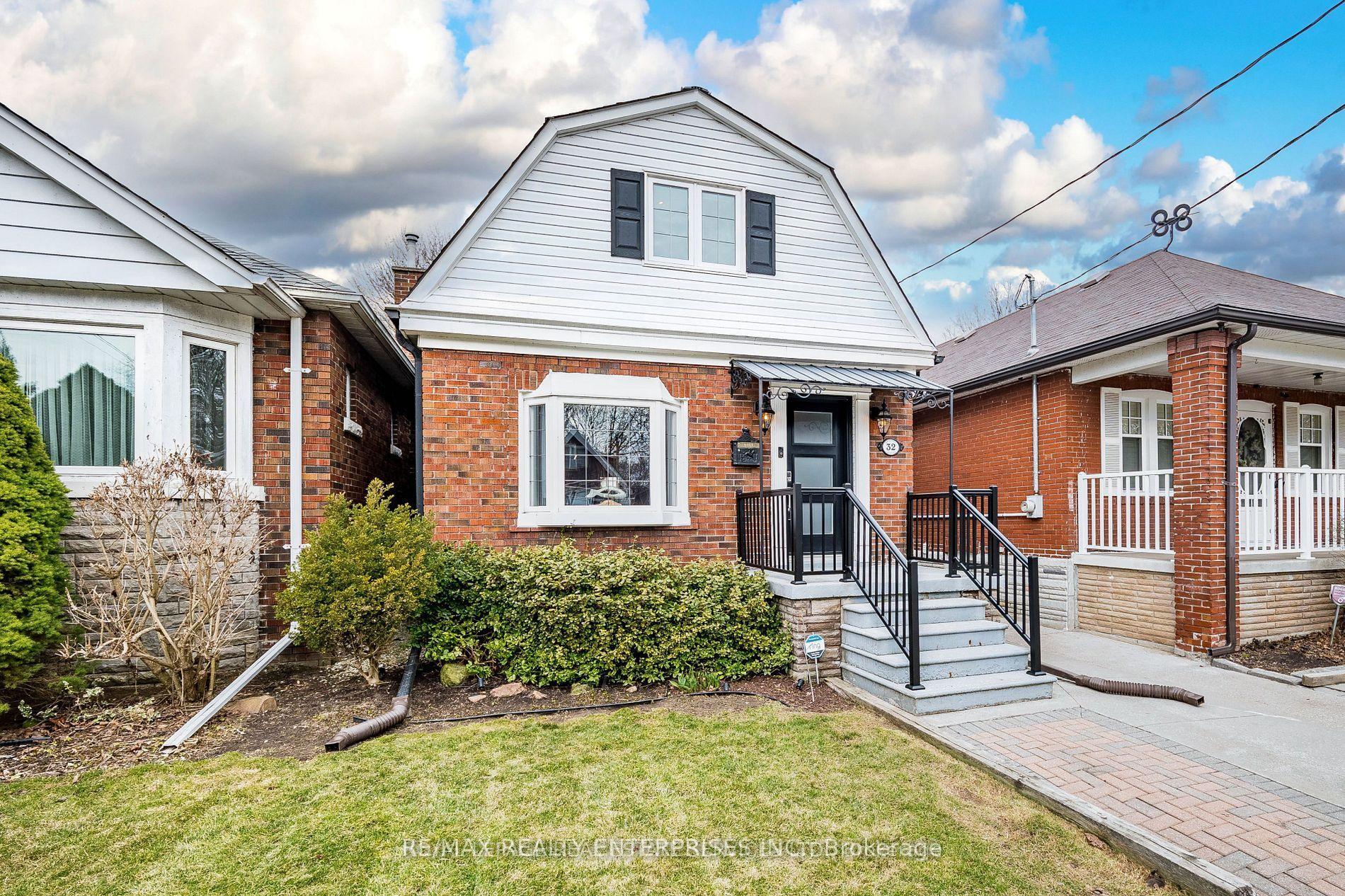 32 Seventh Street Upper Level #Upper Level, Toronto — Detached for lease, photo 1