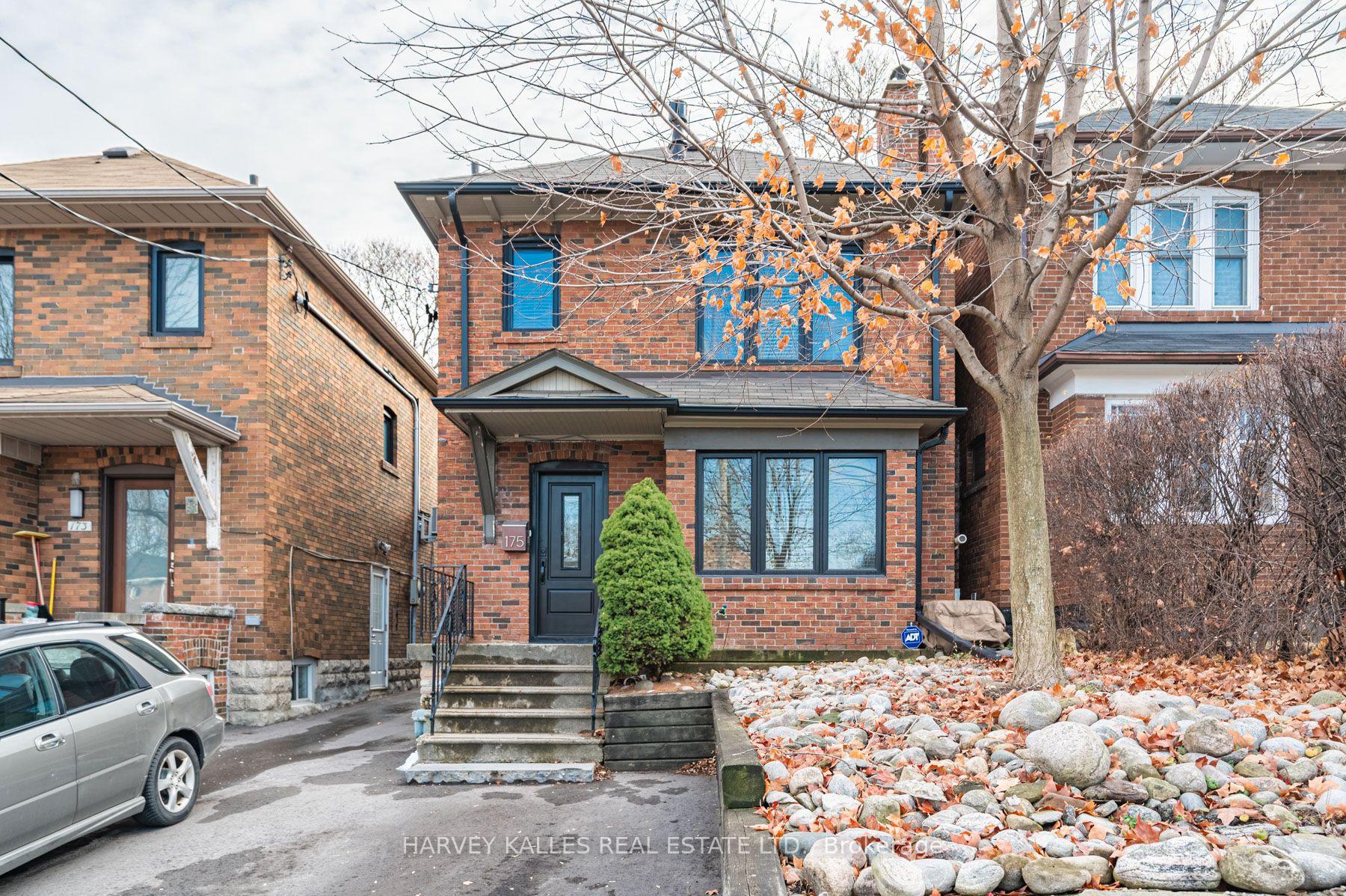 175 Lawrence Avenue W — photo 1