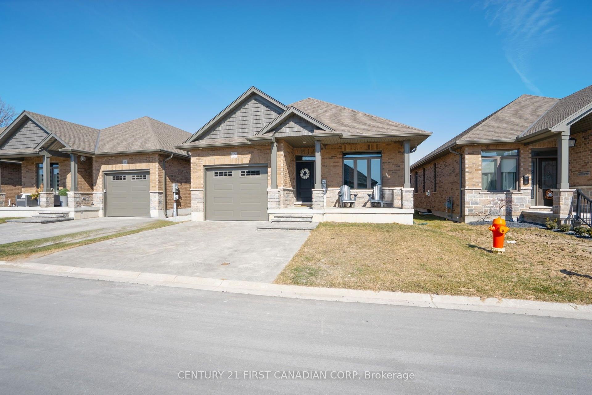 159 Collins Way 19 #19 — photo 1