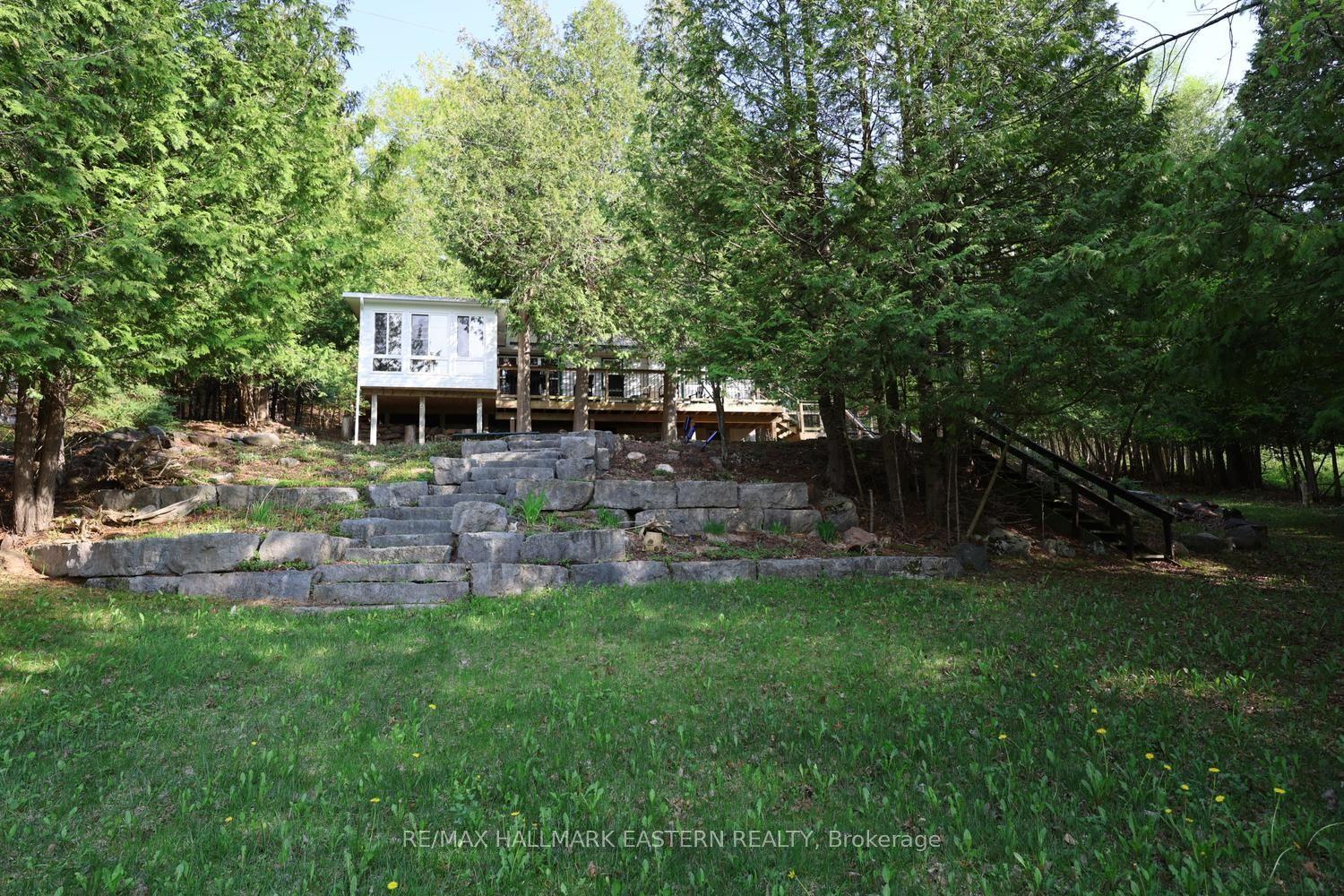 348 Round Lake Road — photo 1