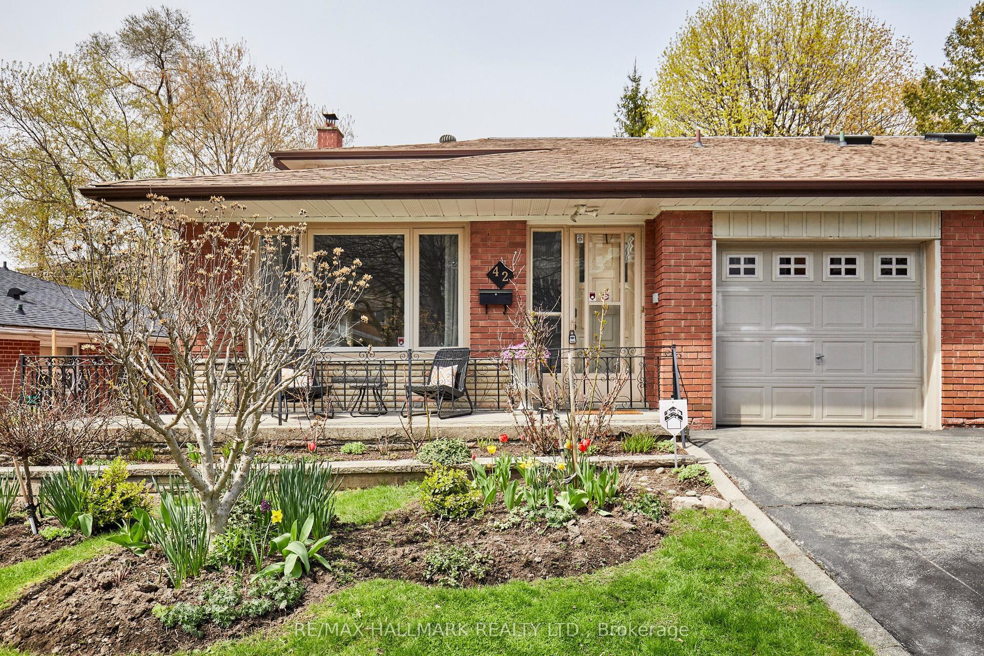 42 Halsey Avenue — photo 1