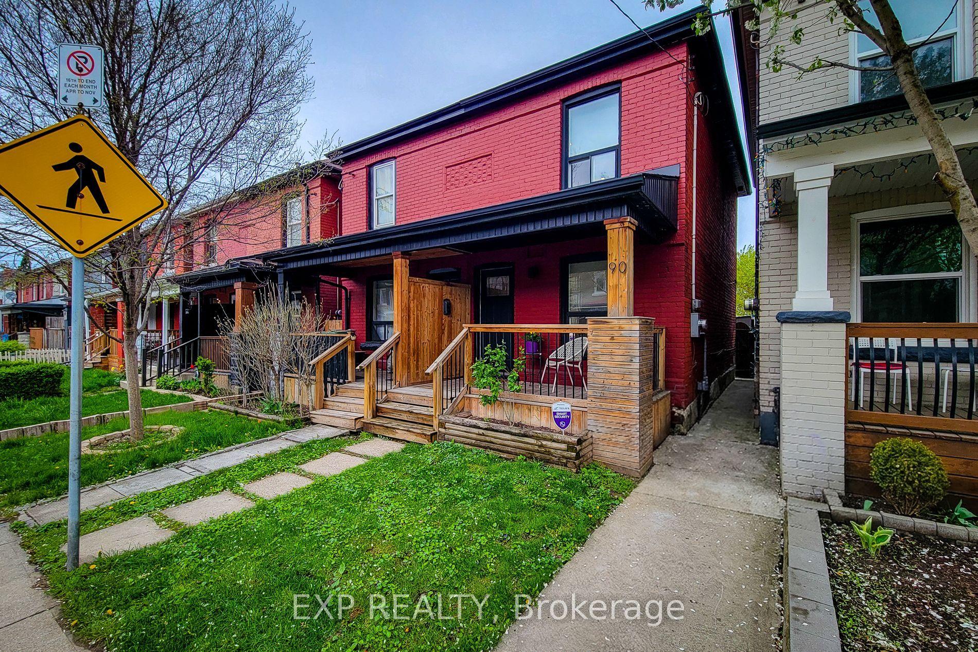 90 Gibson Avenue — photo 1