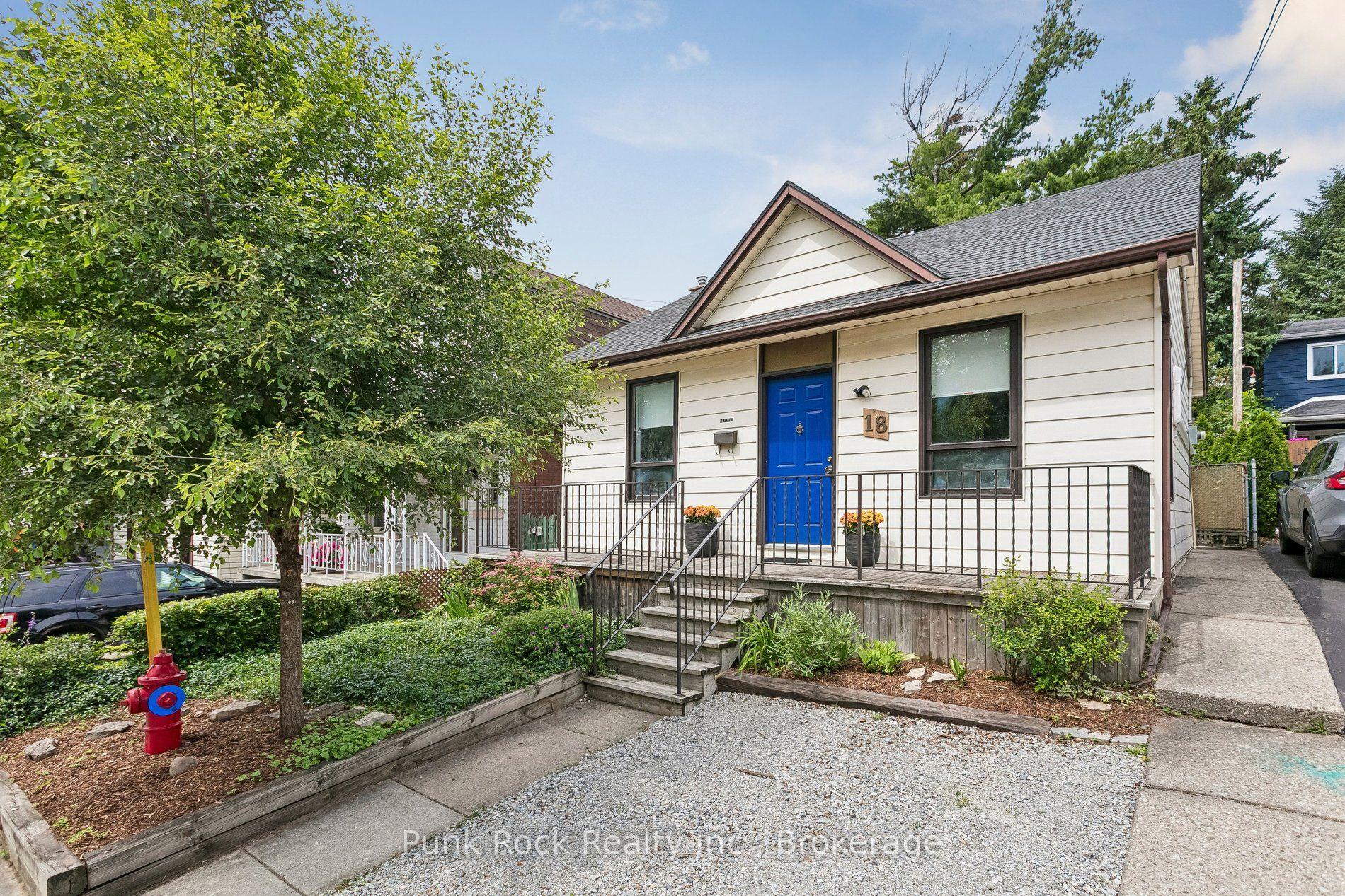 18 Lochearne Street — photo 1