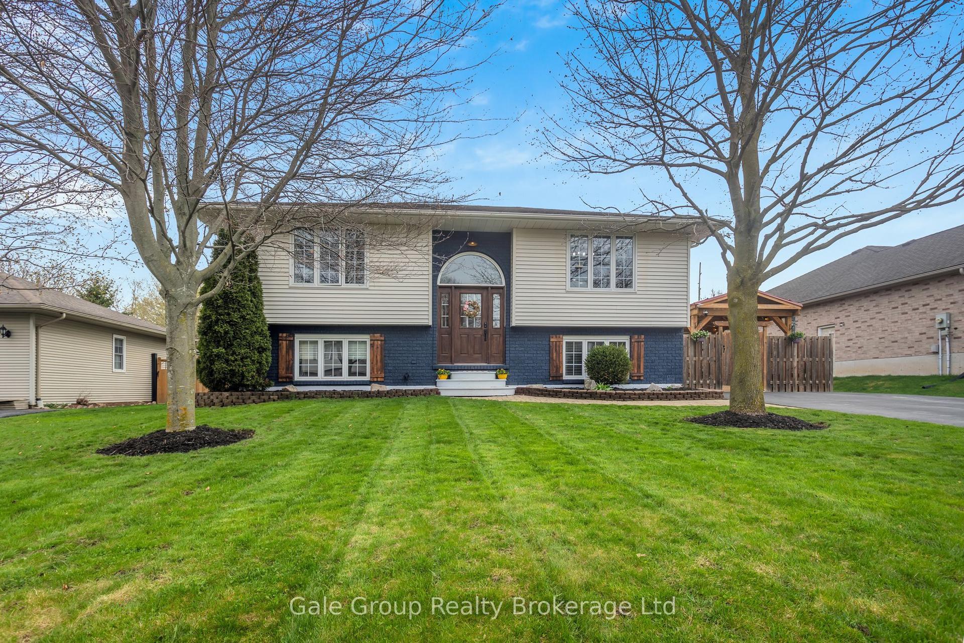 22 LORRAINE Avenue — photo 1