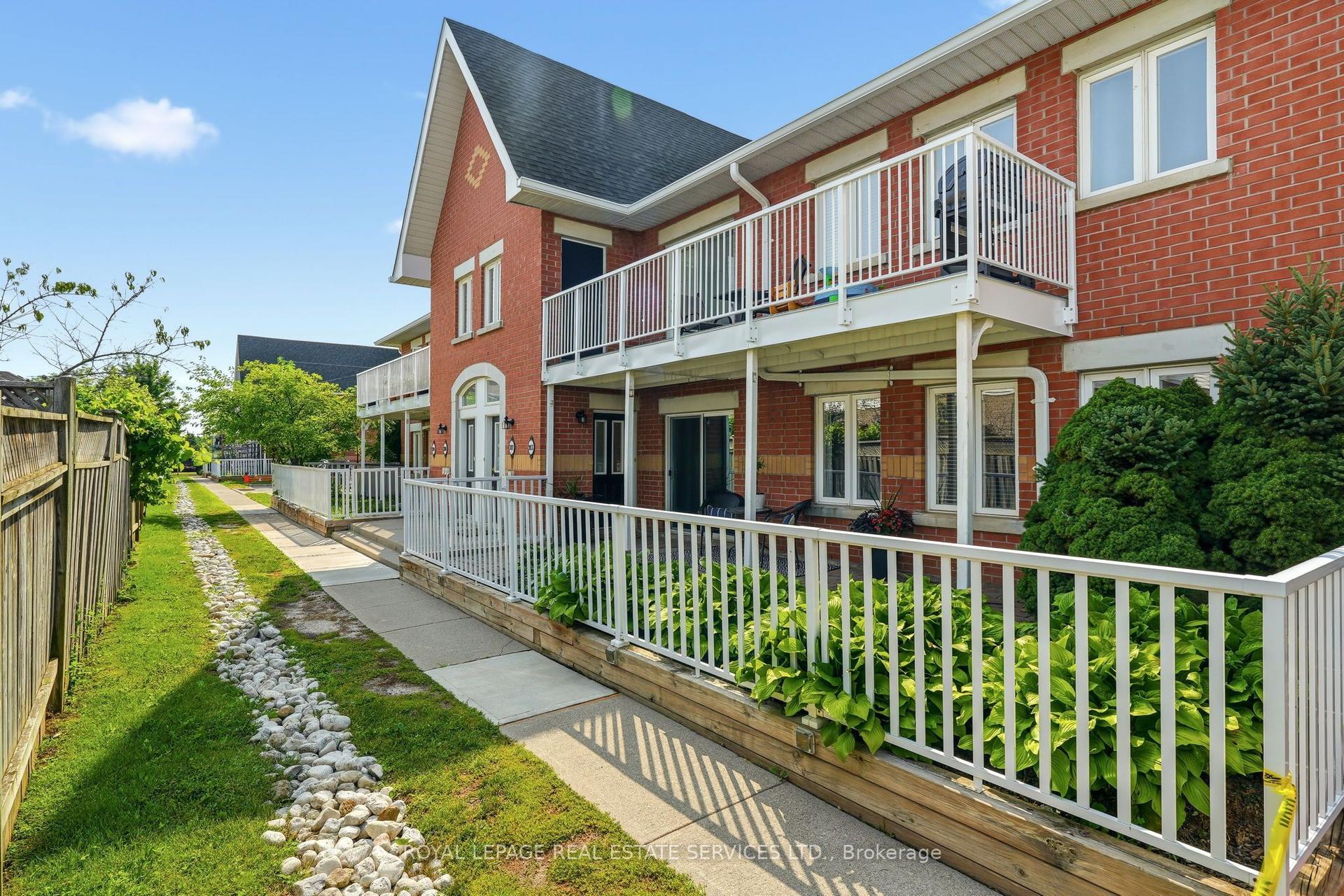 203-1701 Lampman Avenue, Burlington — Condo for sale, photo 1
