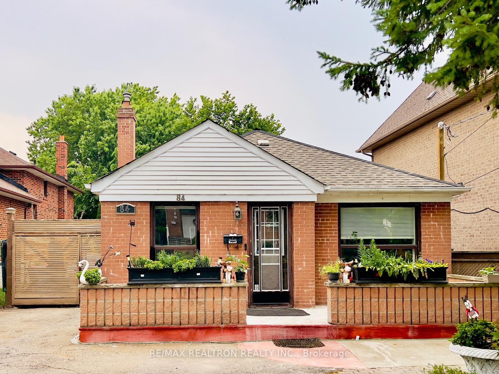 84 Ranee Avenue, Toronto — Detached for sale, photo 1