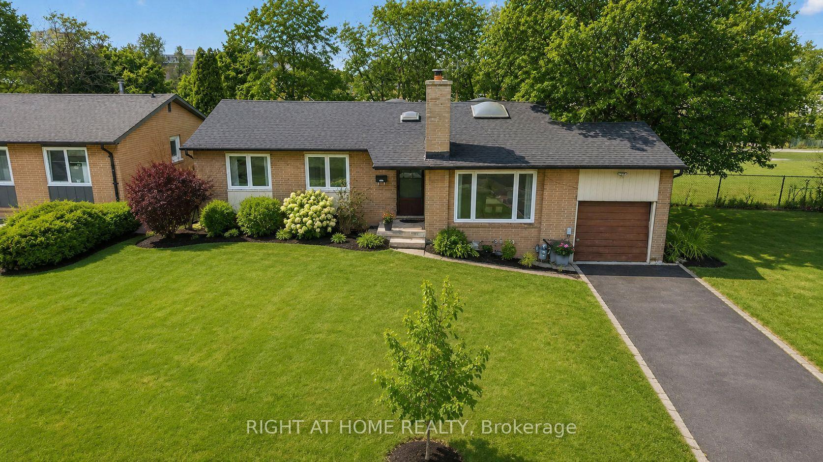 30 Ptarmigan Crescent — photo 1