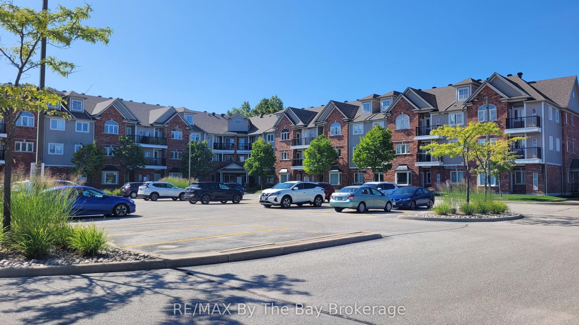 16 Westbury Road 106 #106, Wasaga Beach — Condo for lease, photo 1