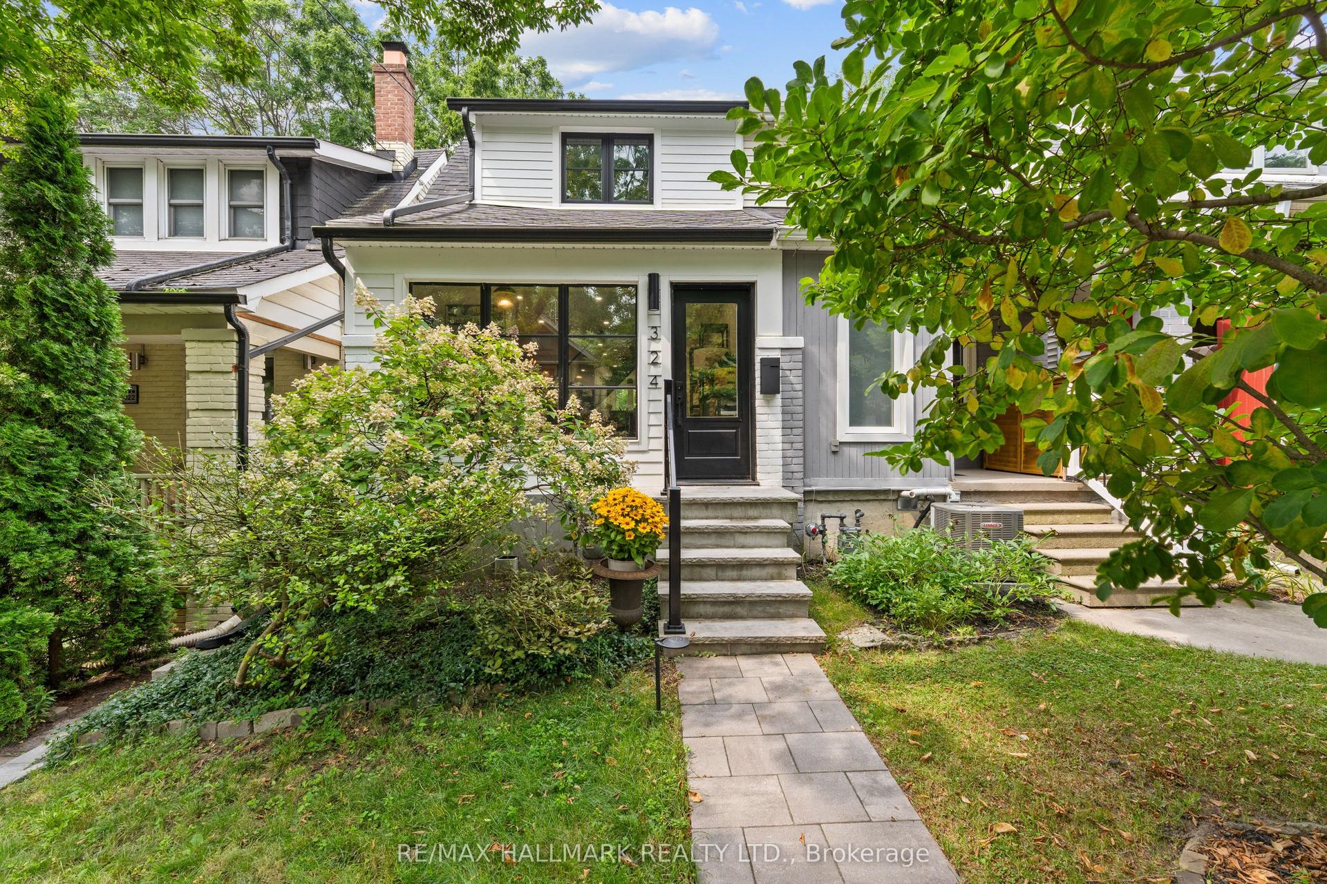 324 Kenilworth Avenue, Toronto — Semi-Detached for lease, photo 1