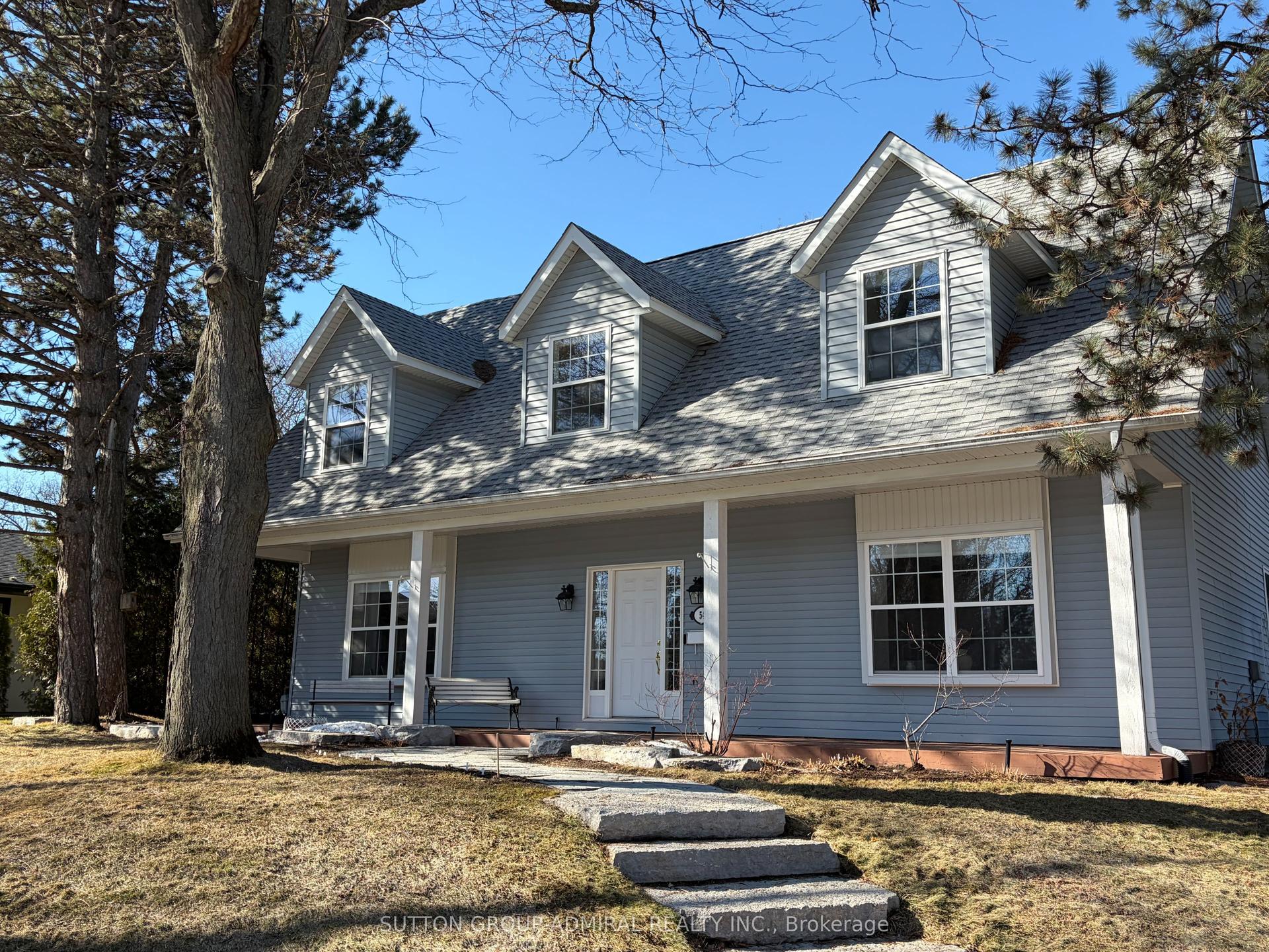 54 Starlight Crescent — photo 1