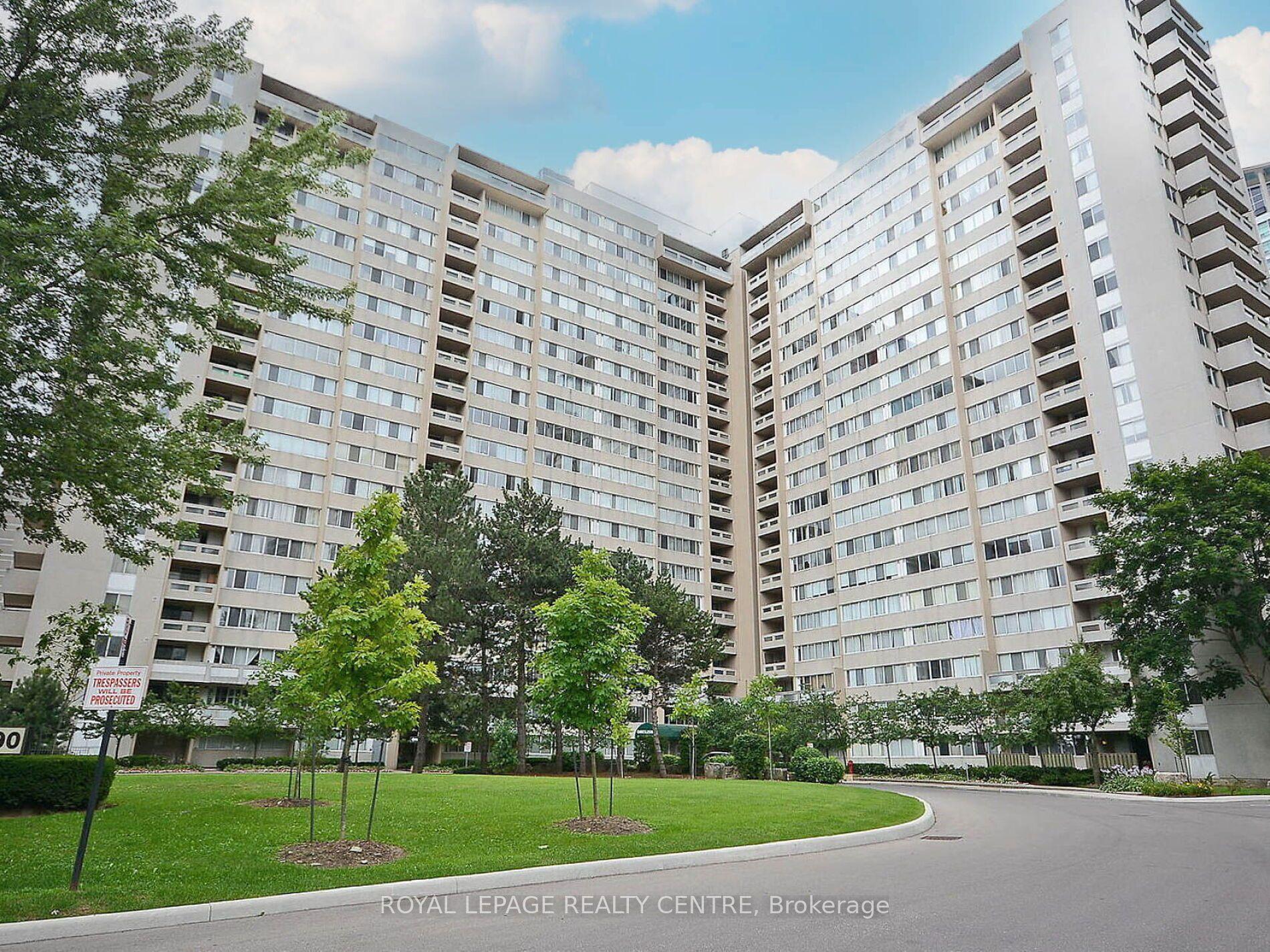 3590 Kaneff Crescent W 1604 #1604 — photo 1