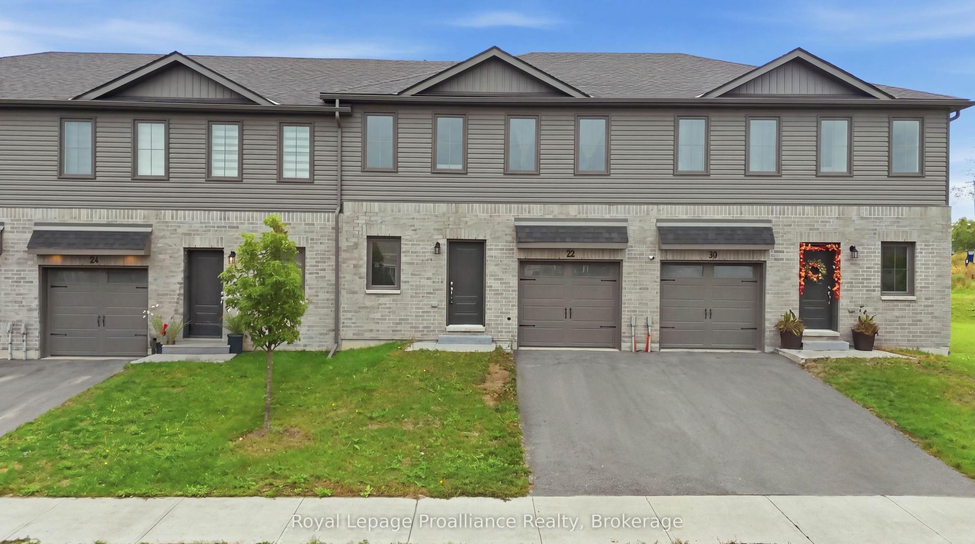 22 Campbell Crescent, Prince Edward County — Townhouse for sale, photo 1