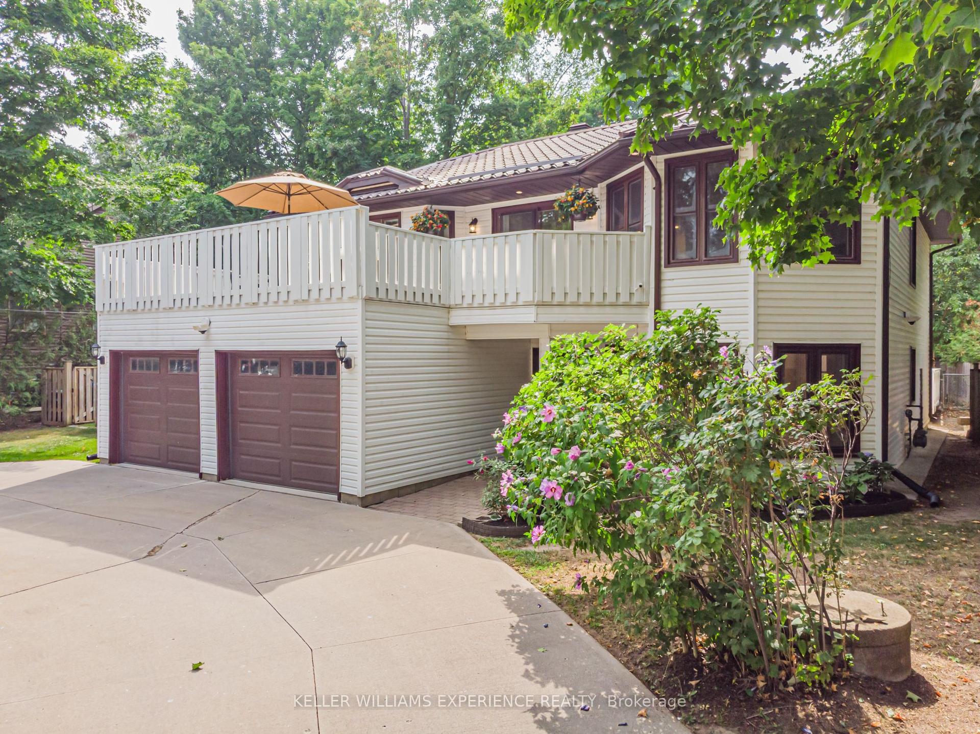 2030 Lilac Drive — photo 1