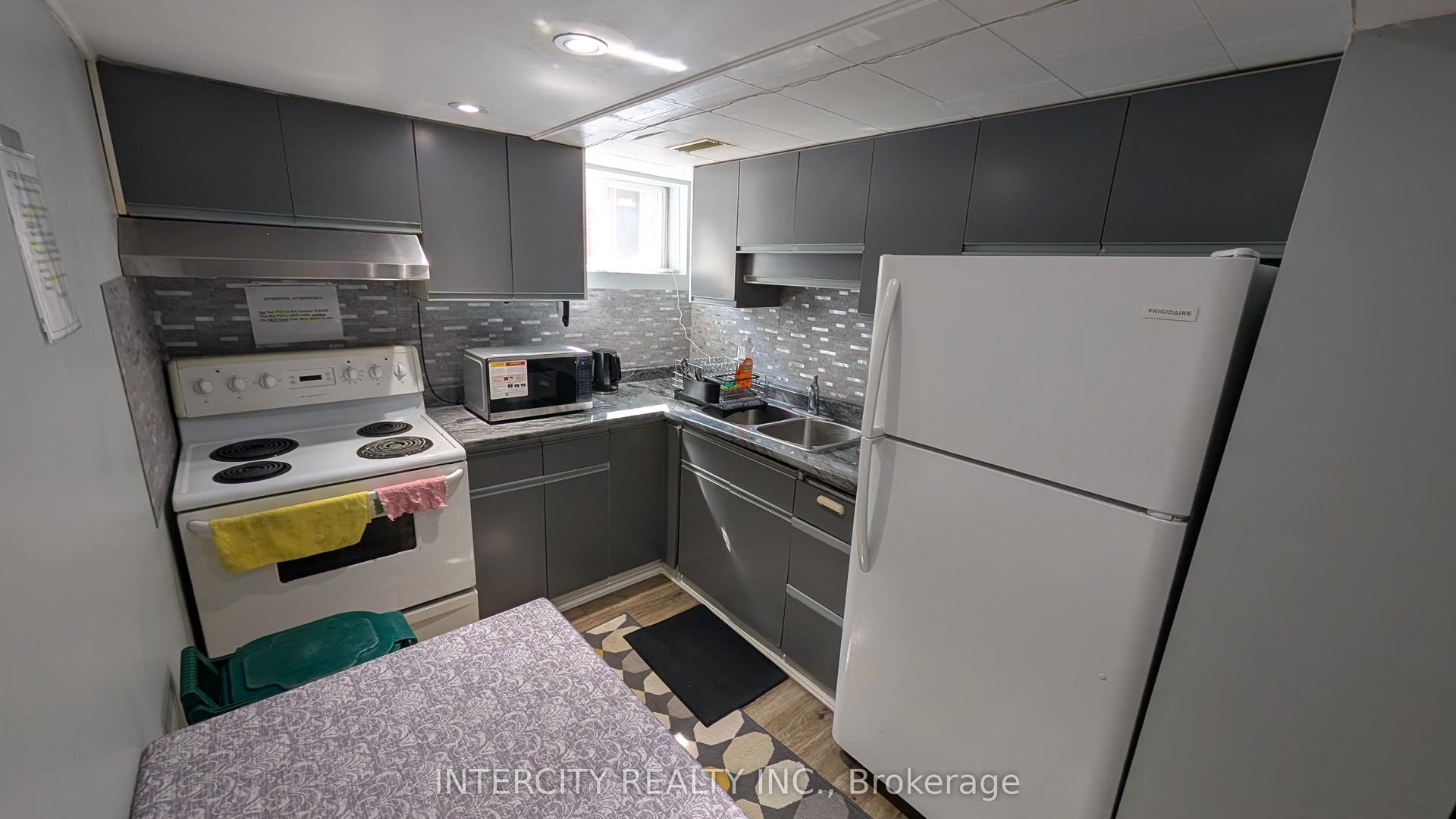 56 Caracas Road Room 3 #Room 3 — photo 1