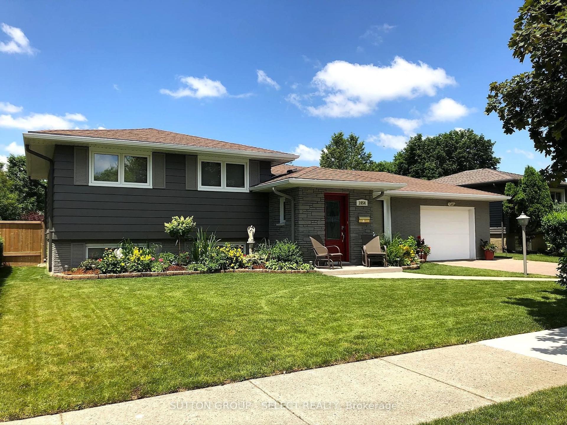 1054 Chippewa Drive — photo 1