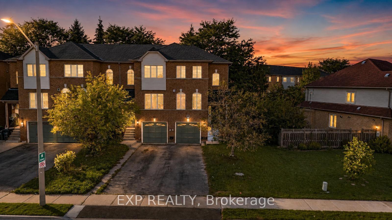 123 Brickyard Way, Brampton — Condo Town for sale, photo 1