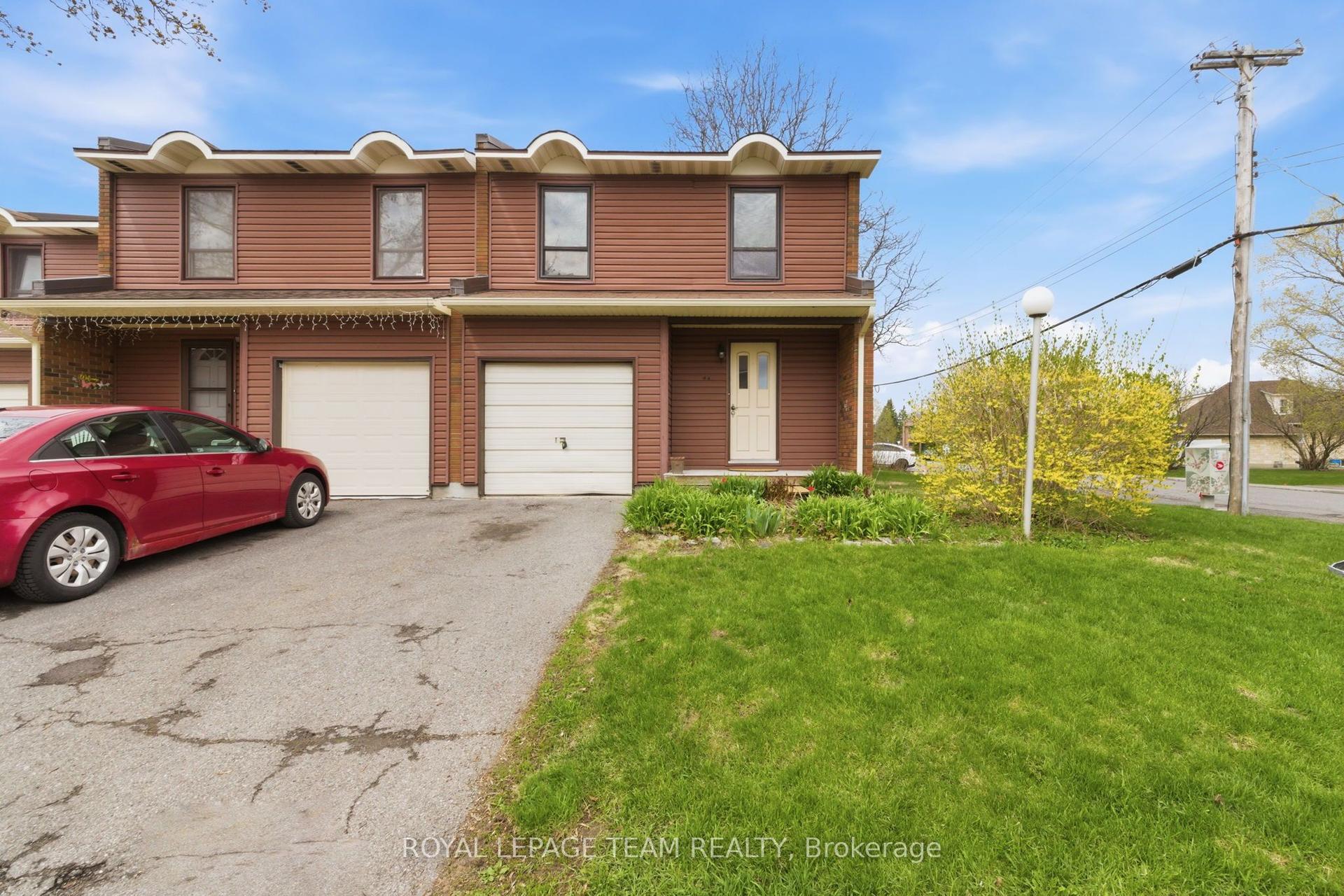 4 Arnold Drive 66 #66, Bells Corners and South to Fallowfield — Condo Town for sale, photo 1