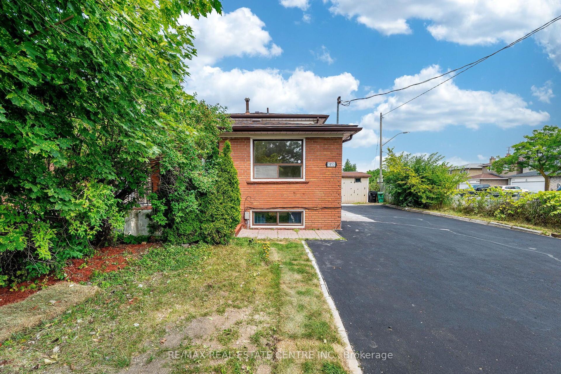 7053 Harwick Drive, Mississauga — Semi-Detached for sale, photo 1