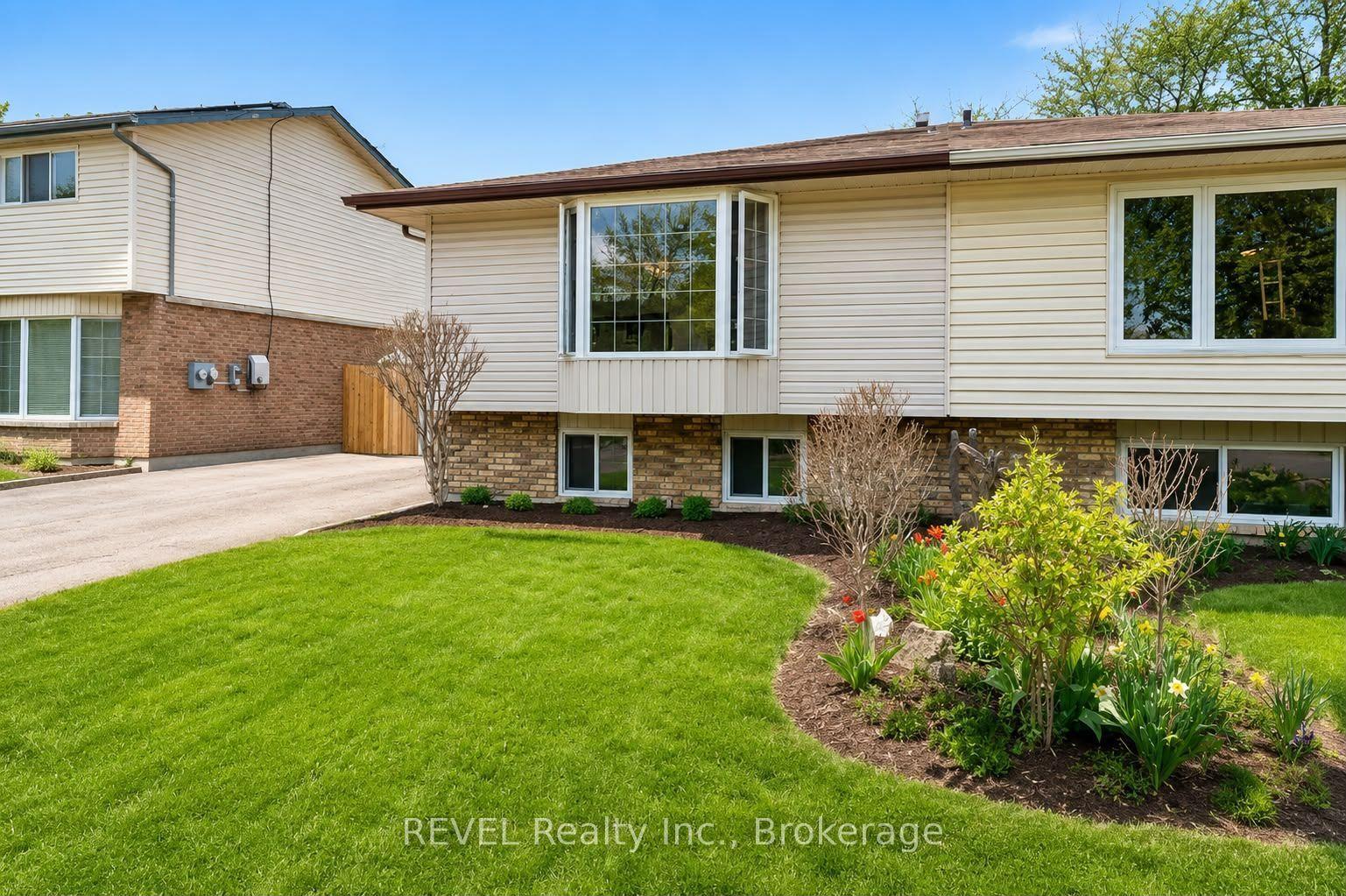 52 BULA Drive UPPER #UPPER, St. Catharines — Semi-Detached for lease, photo 1