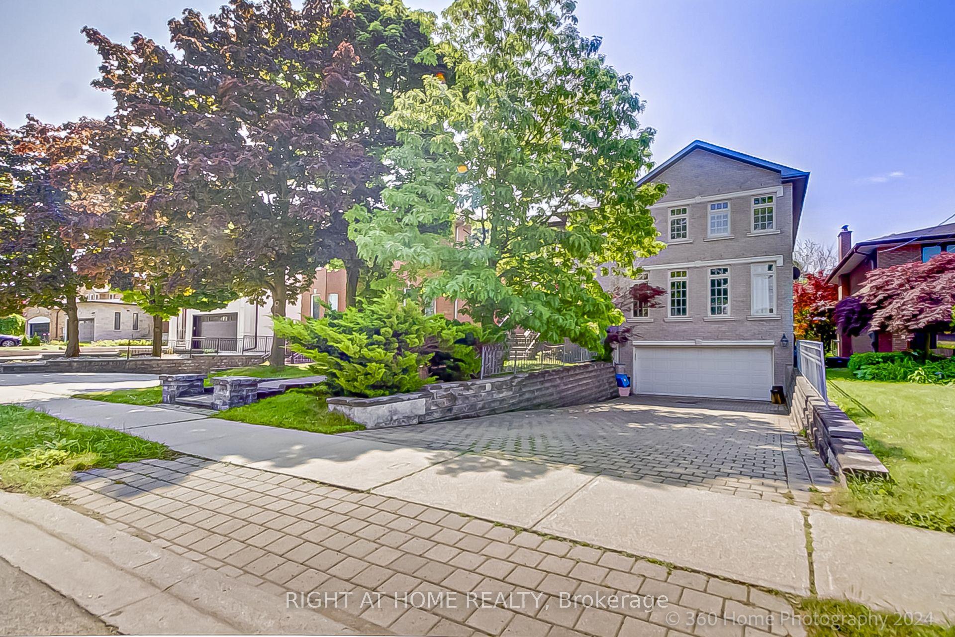 103 Oak Avenue — photo 1