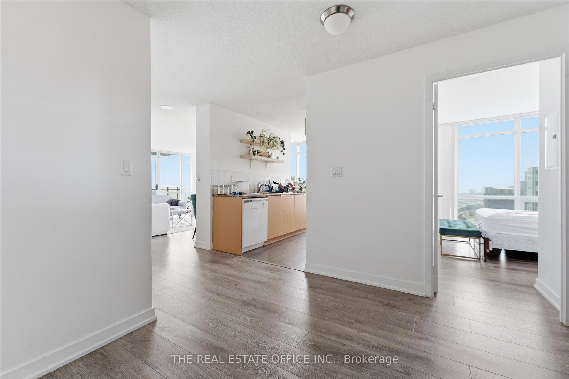 15 Fort York Boulevard 4212 #4212, Toronto — Condo for lease, photo 1