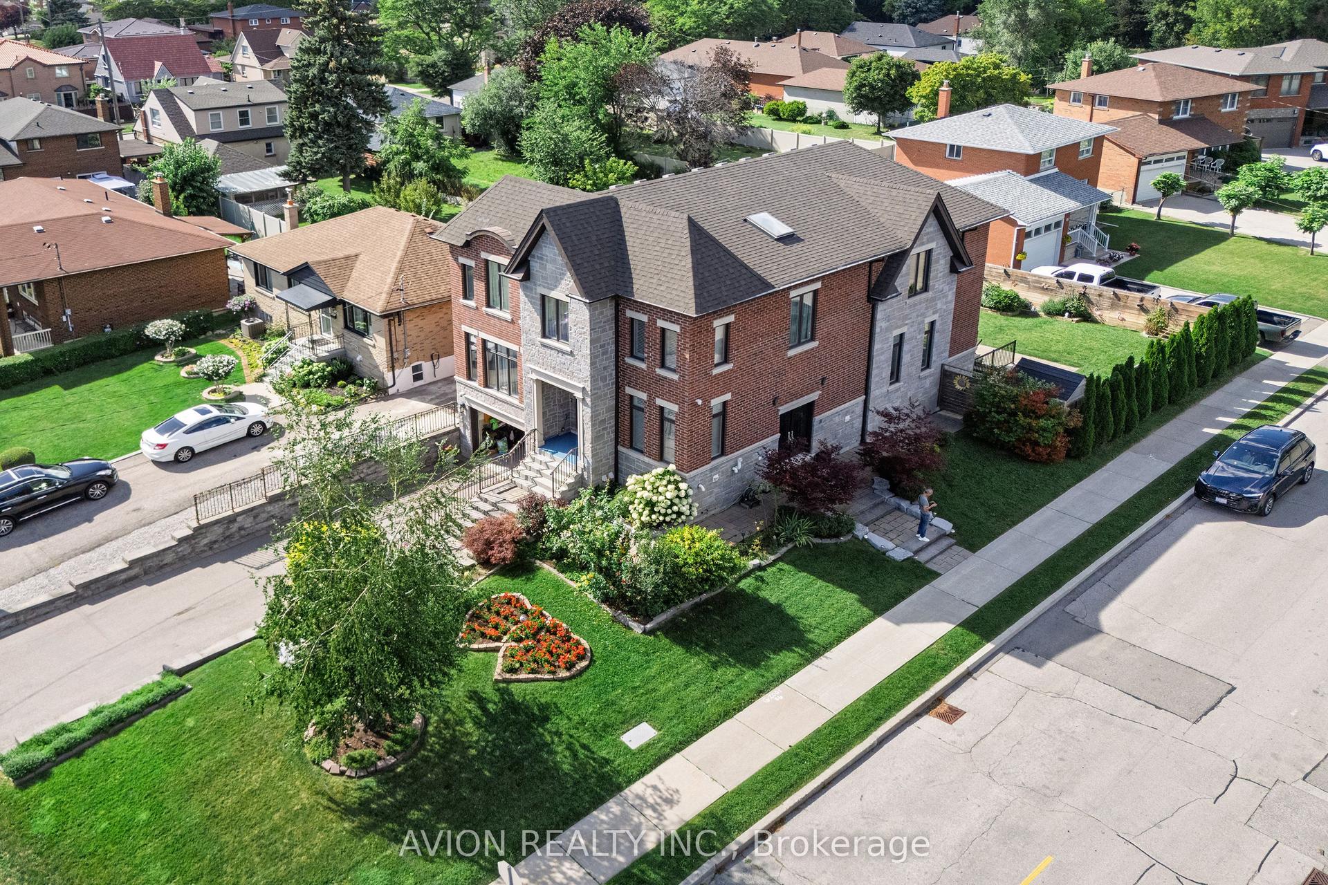 220 Falstaff Avenue, Toronto — Detached for sale, photo 1