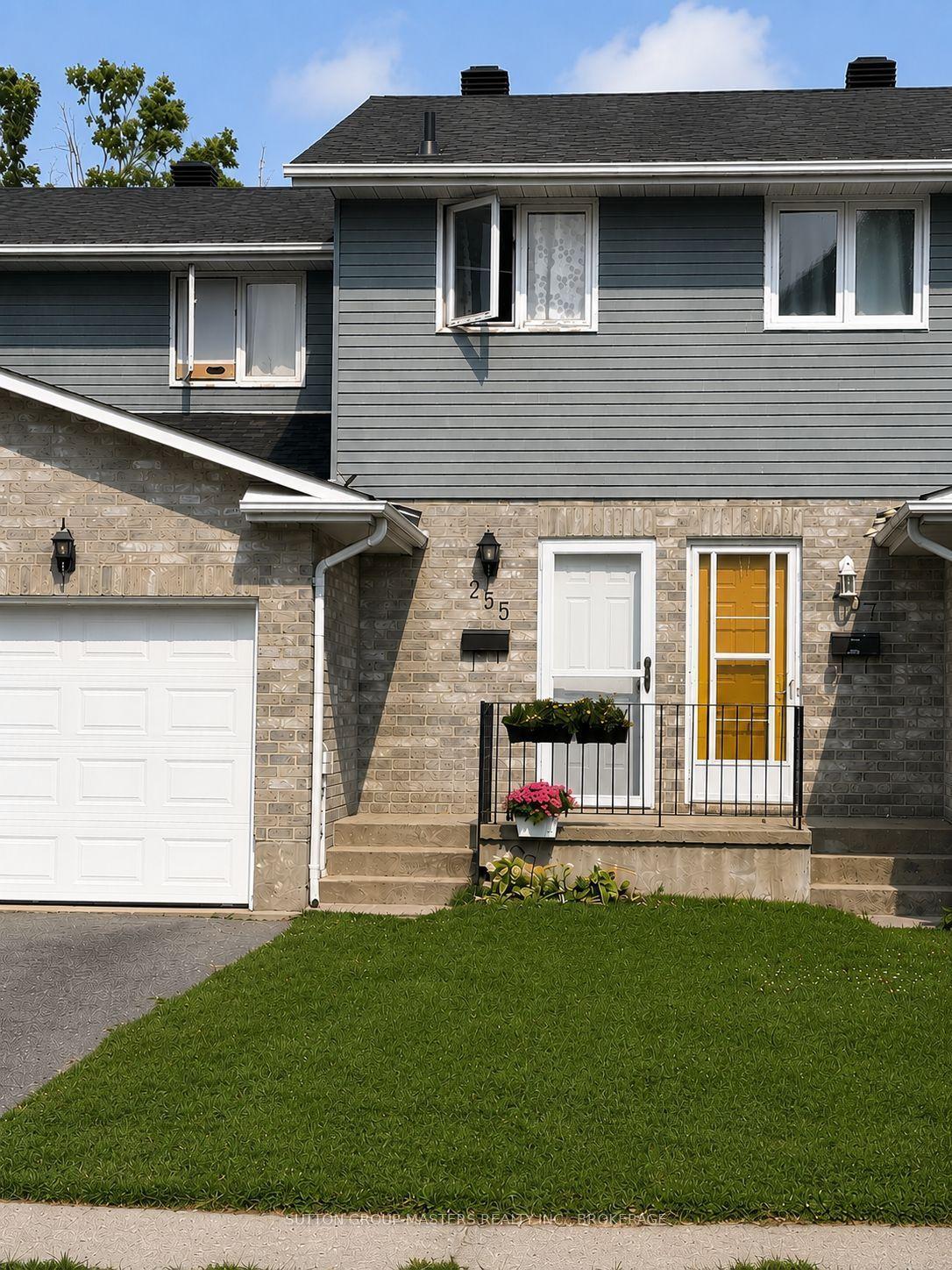 255 Melanie Avenue, Kingston — Townhouse for sale, photo 1