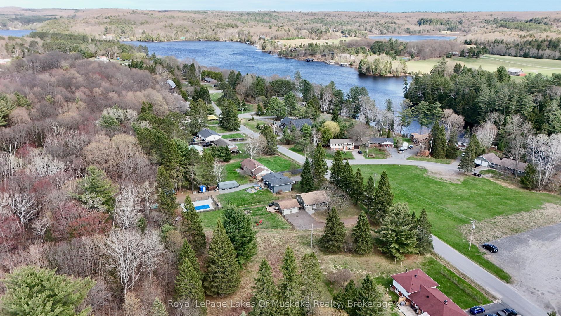 42 Riverside Drive — photo 1