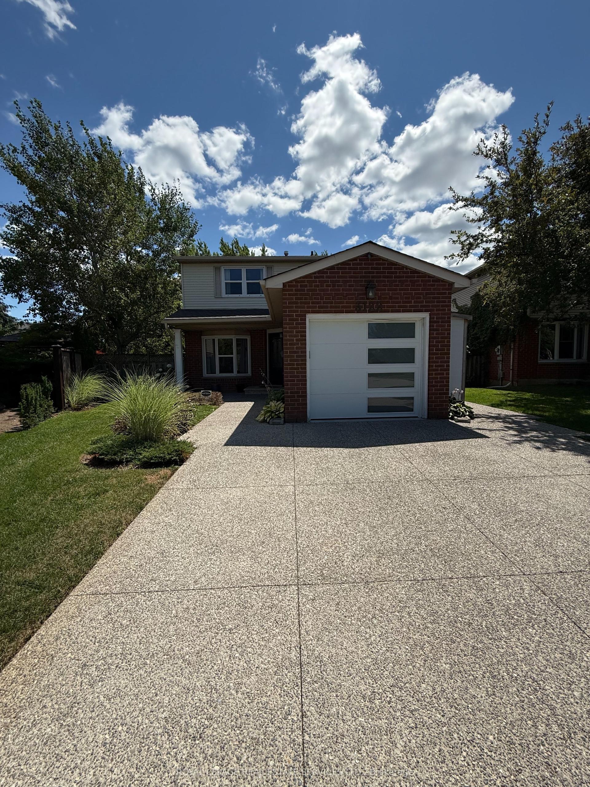 3122 Sandcliffe Court, Burlington — Detached for lease, photo 1