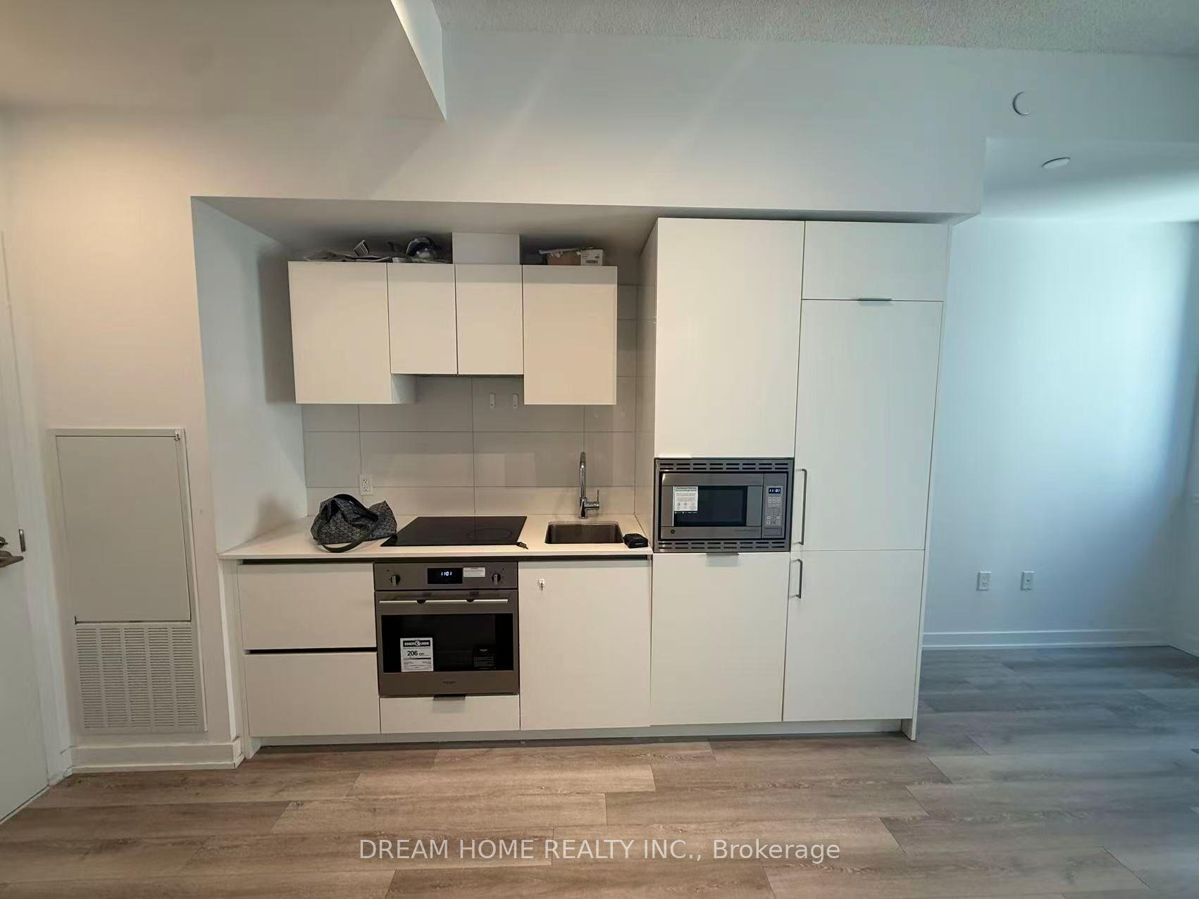 238 simcoe Street 702 #702 — photo 1