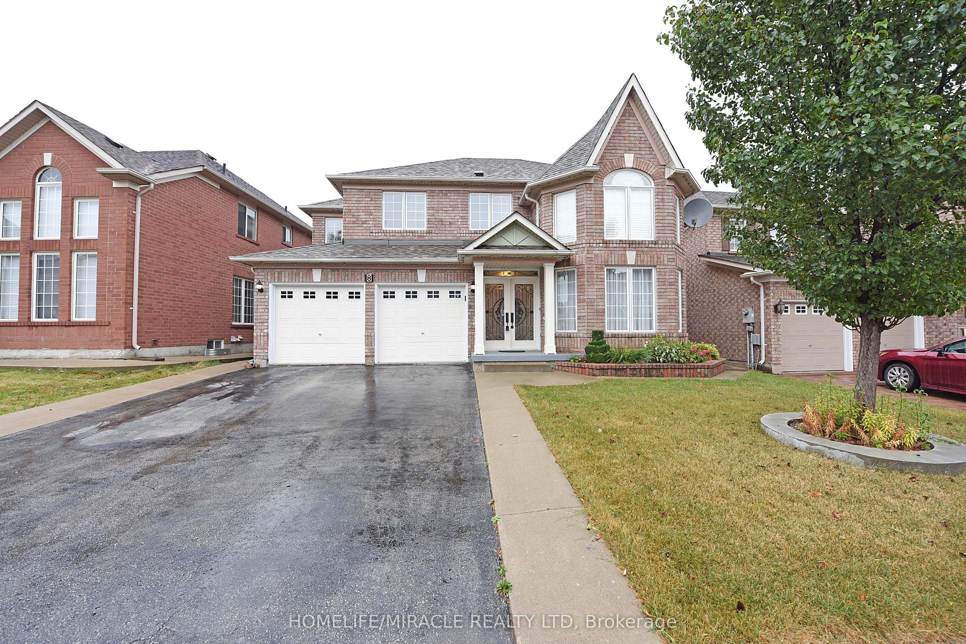 8 Gruber Drive — photo 1