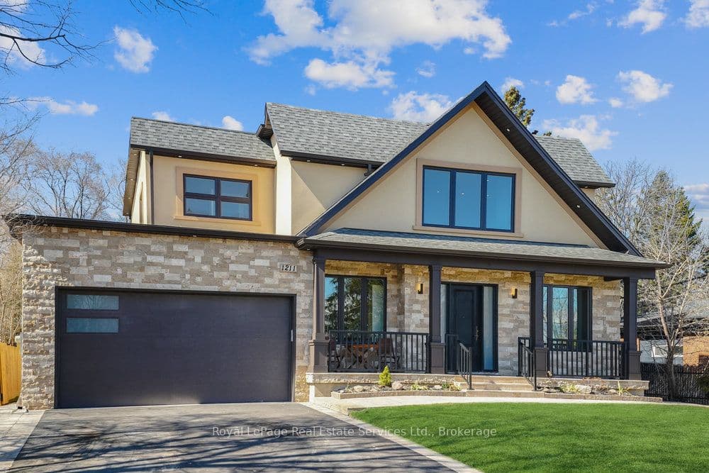 1211 Pinegrove Road — photo 1