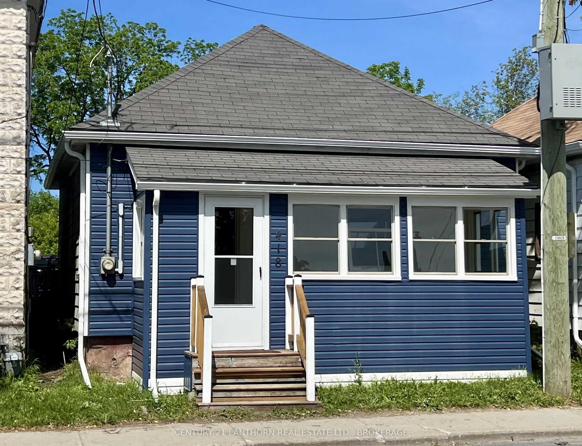 418 Montreal Street — photo 1