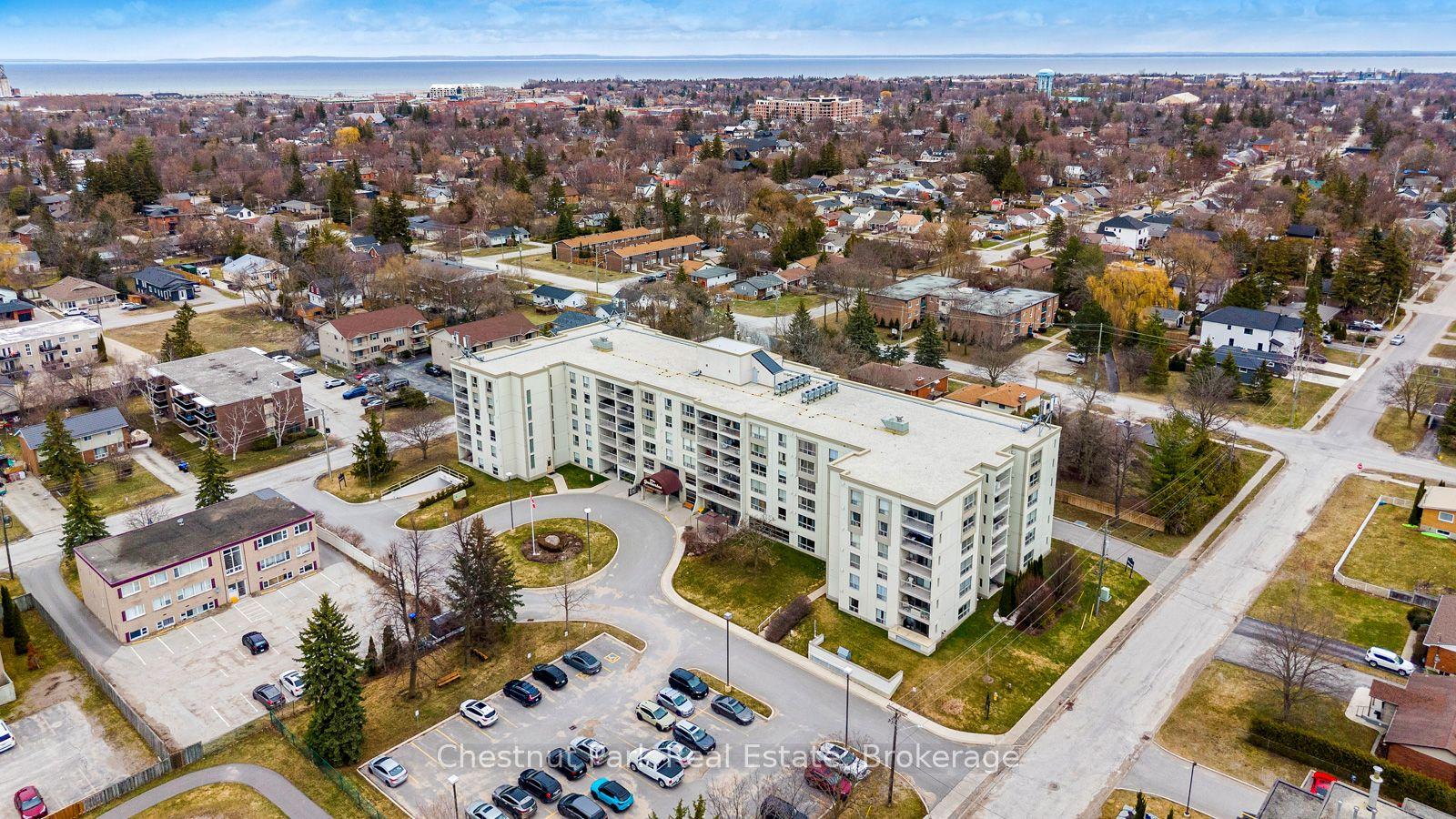172 Eighth Street 102 #102, Collingwood — Condo for sale, photo 1