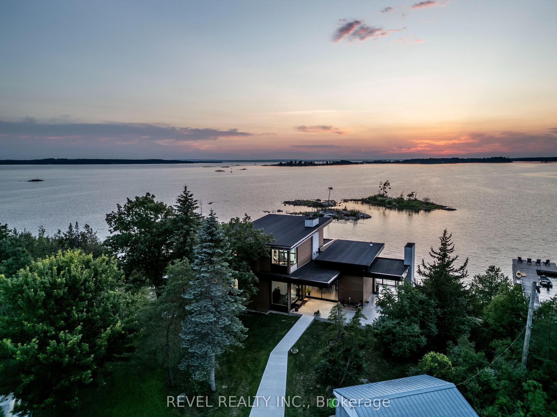 86 Long Point Road, Tay — Detached for sale, photo 1