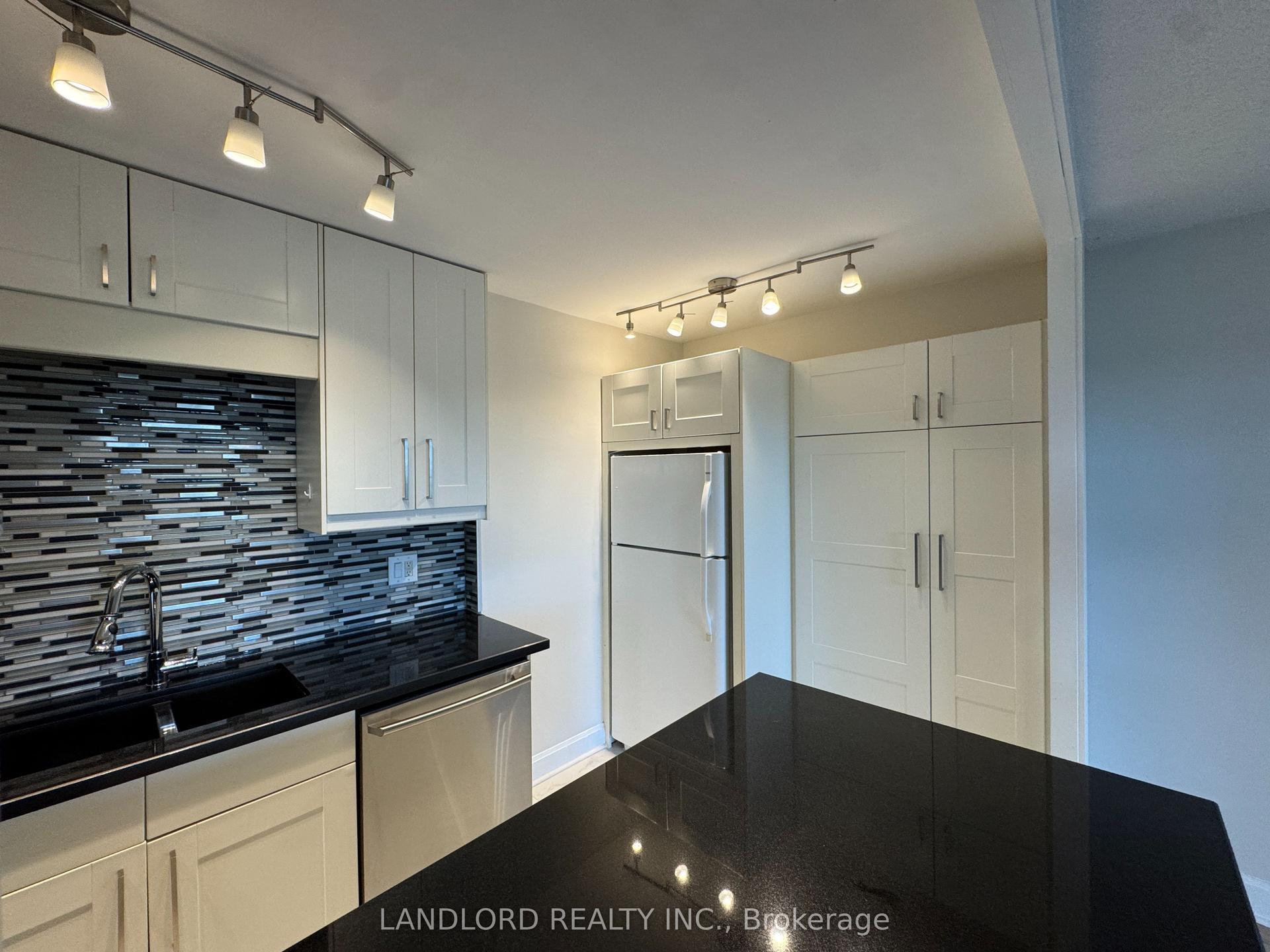20 Speers Road 1105 #1105 — photo 1