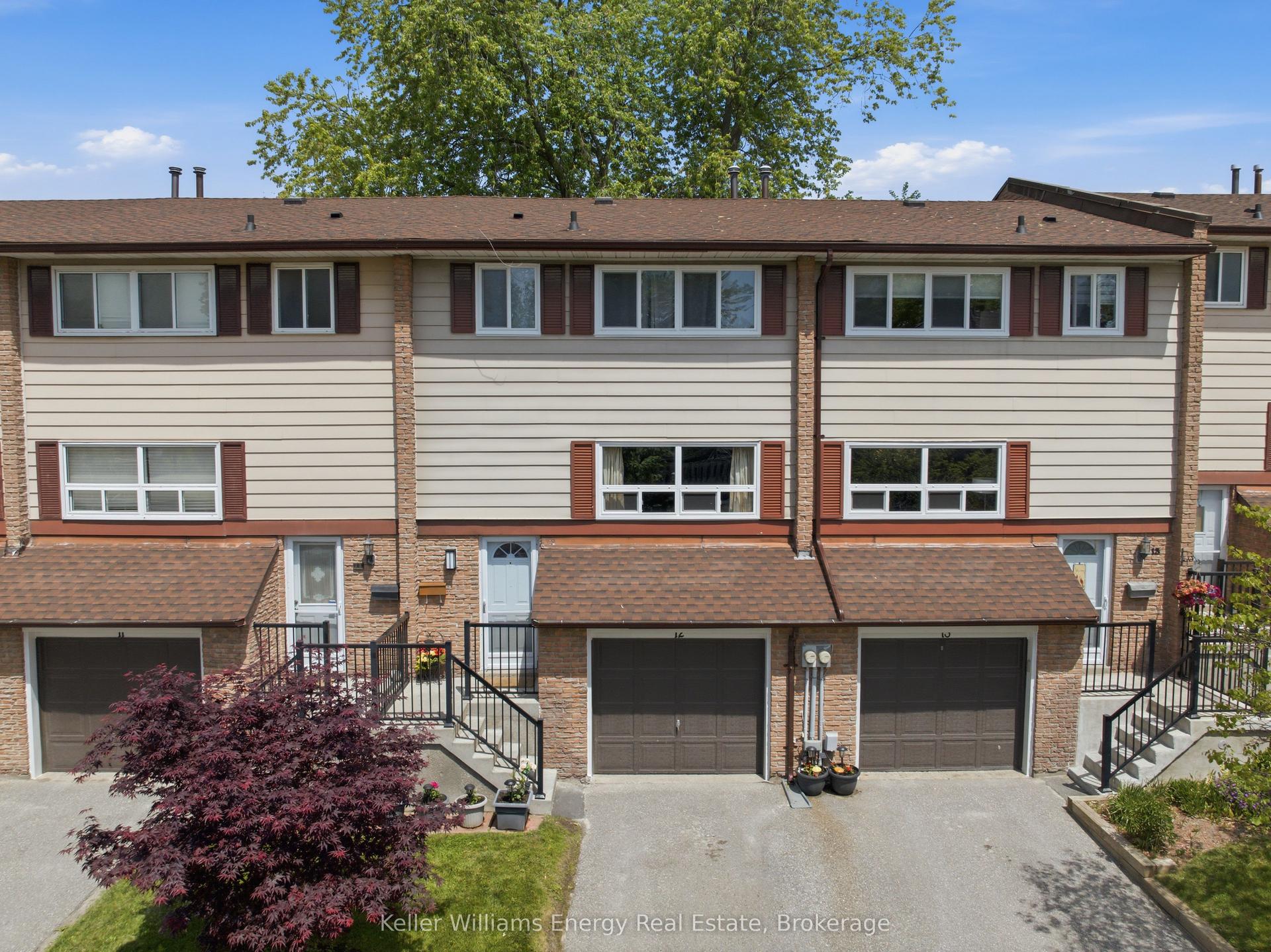 320 Blackthorn Street 12 #12, Oshawa — Condo Town for sale, photo 1