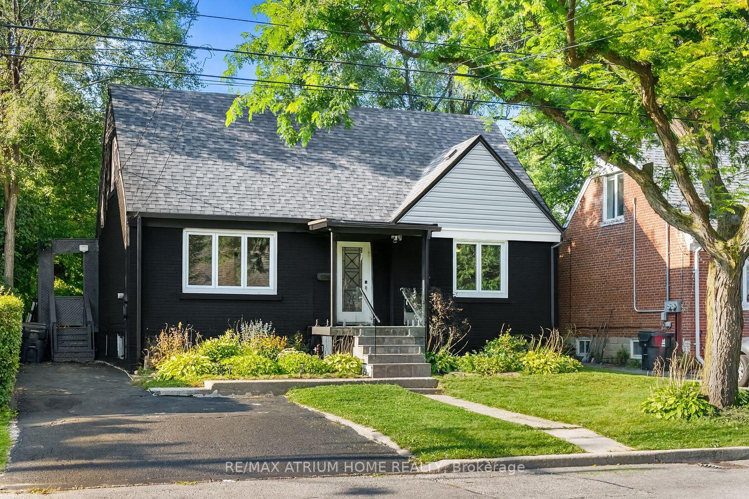 218 Bogert Avenue — photo 1