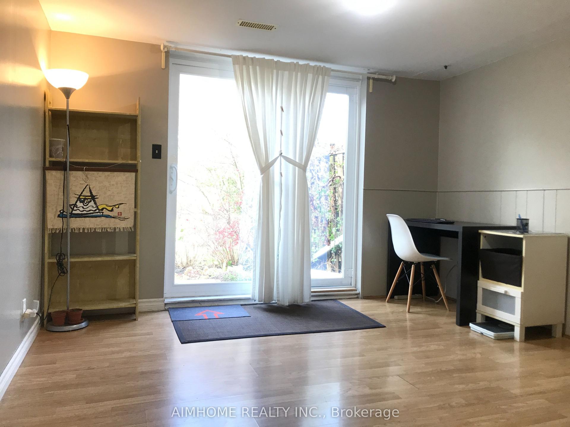 94 Micmac Crescent Walk out BSMT #Walk out BSMT, Toronto — Semi-Detached for lease, photo 1