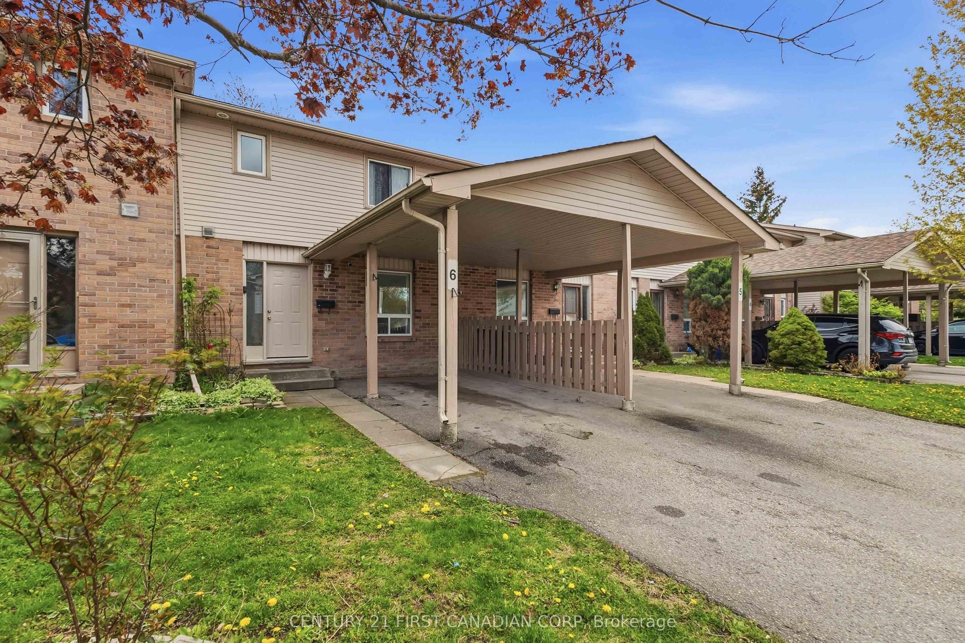 720 Deveron Crescent 6 #6 — photo 1