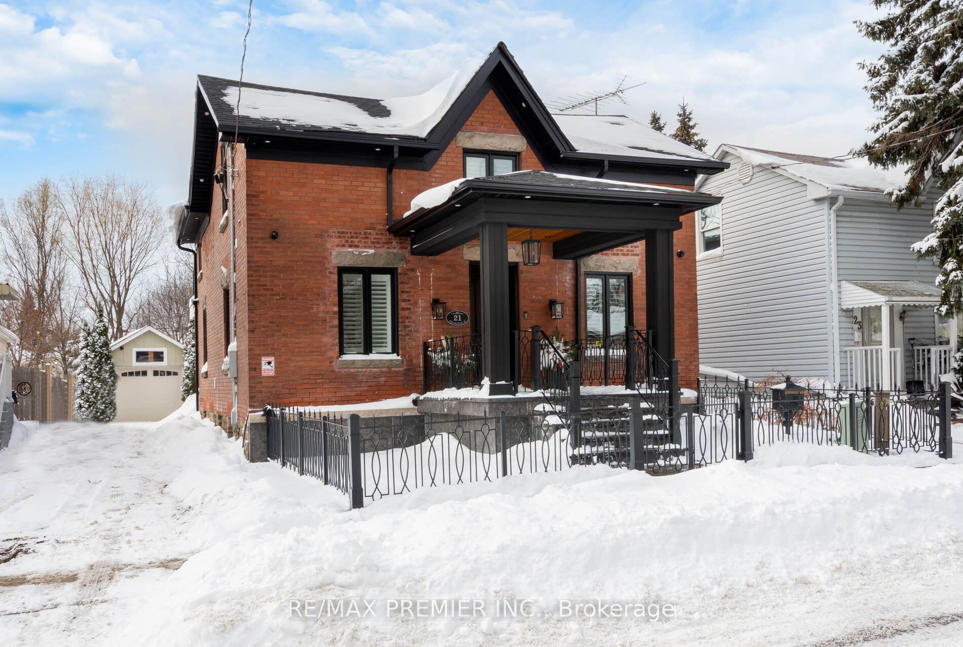 21 Elizabeth Street N Upper #Upper — photo 1