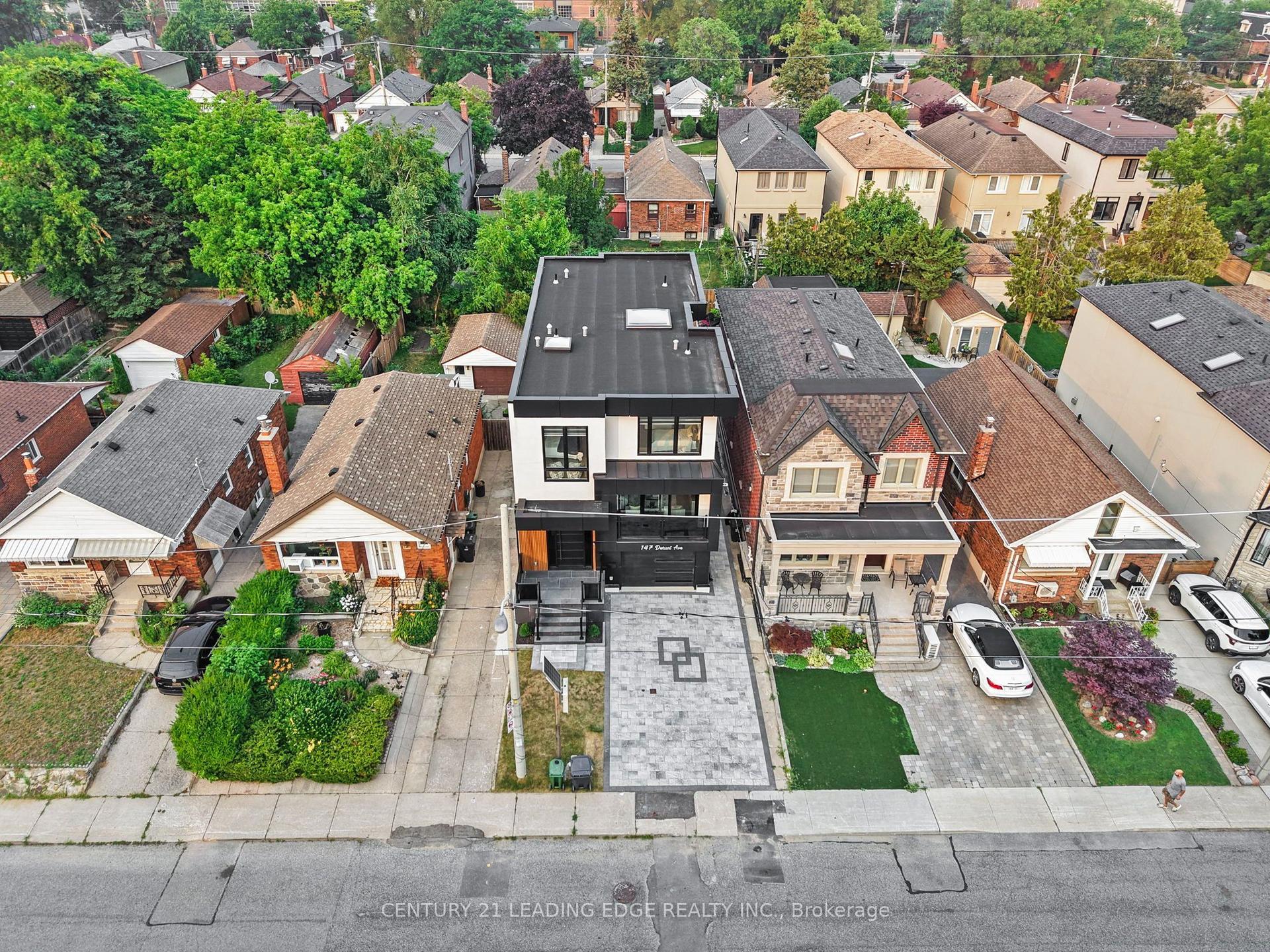 147 Durant Avenue, Toronto — Detached for sale, photo 1