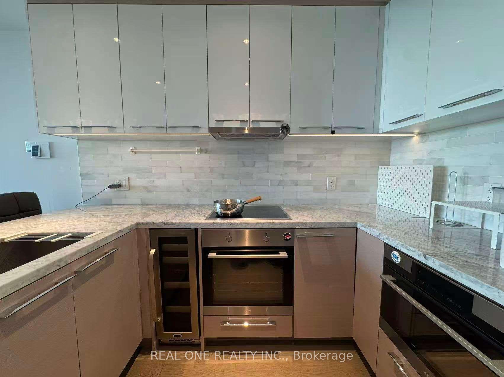 488 University Avenue 4911 #4911 — photo 1