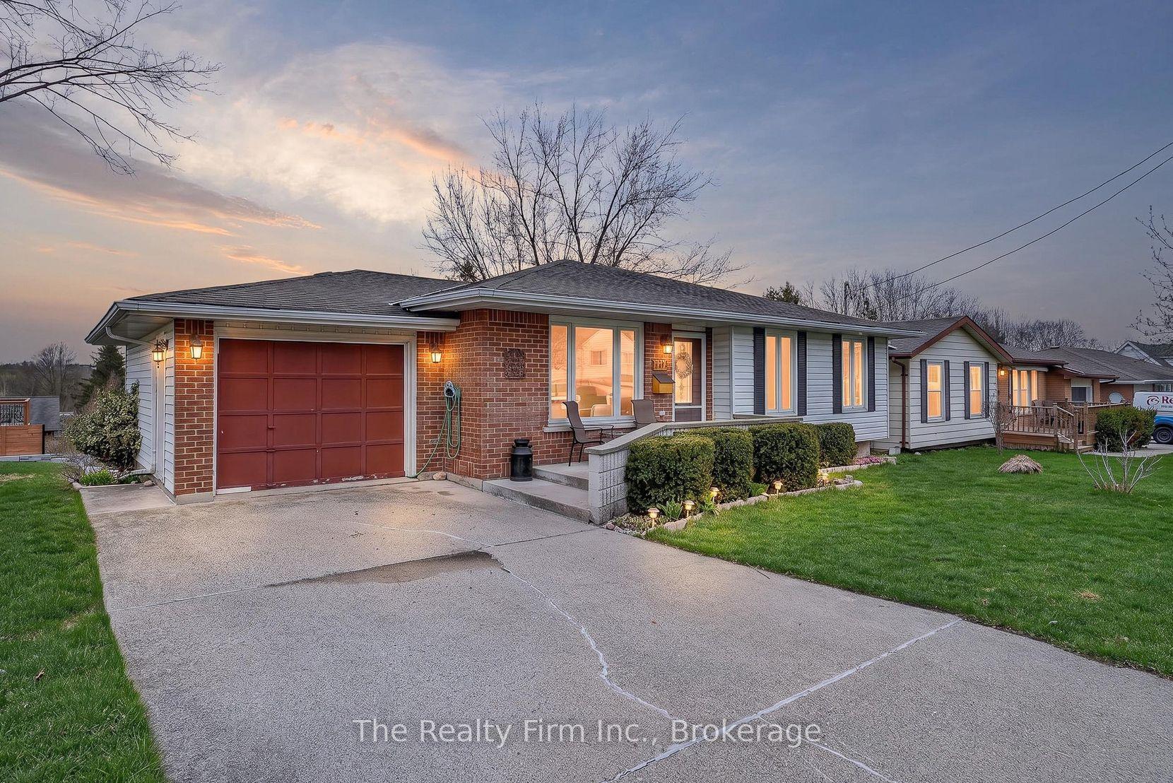 377 Spencer Street — photo 1