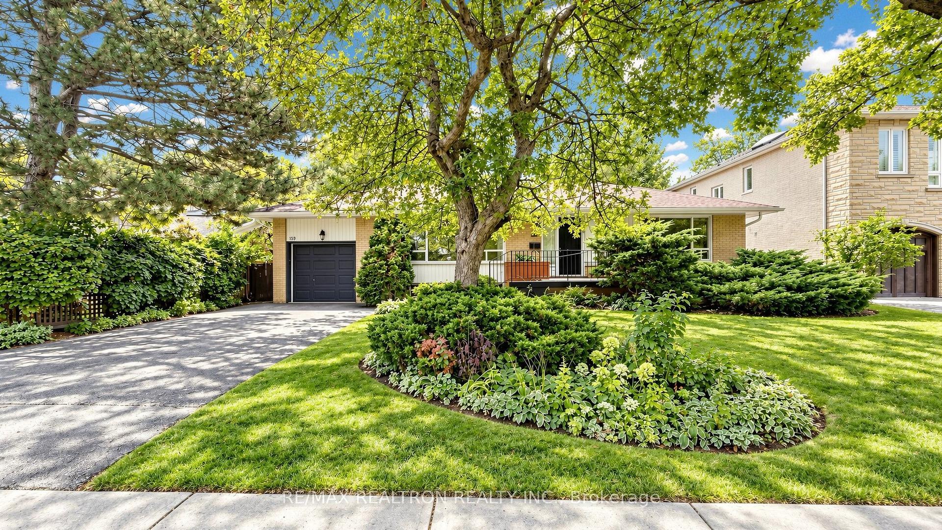 199 Lord Seaton Road, Toronto — Detached for sale, photo 1