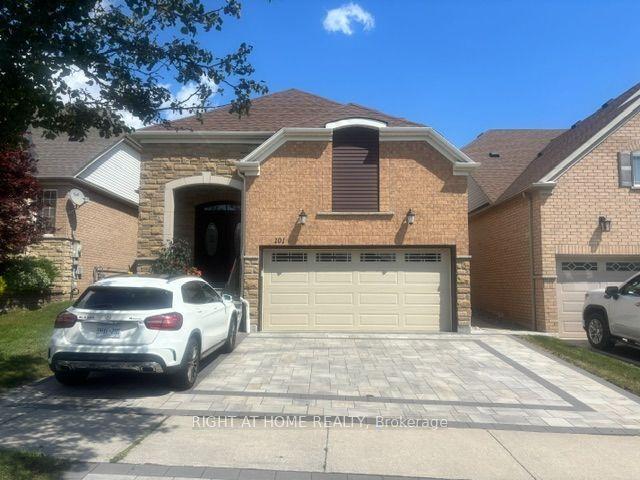 101 Mackey Drive, Whitby — Detached for lease, photo 1